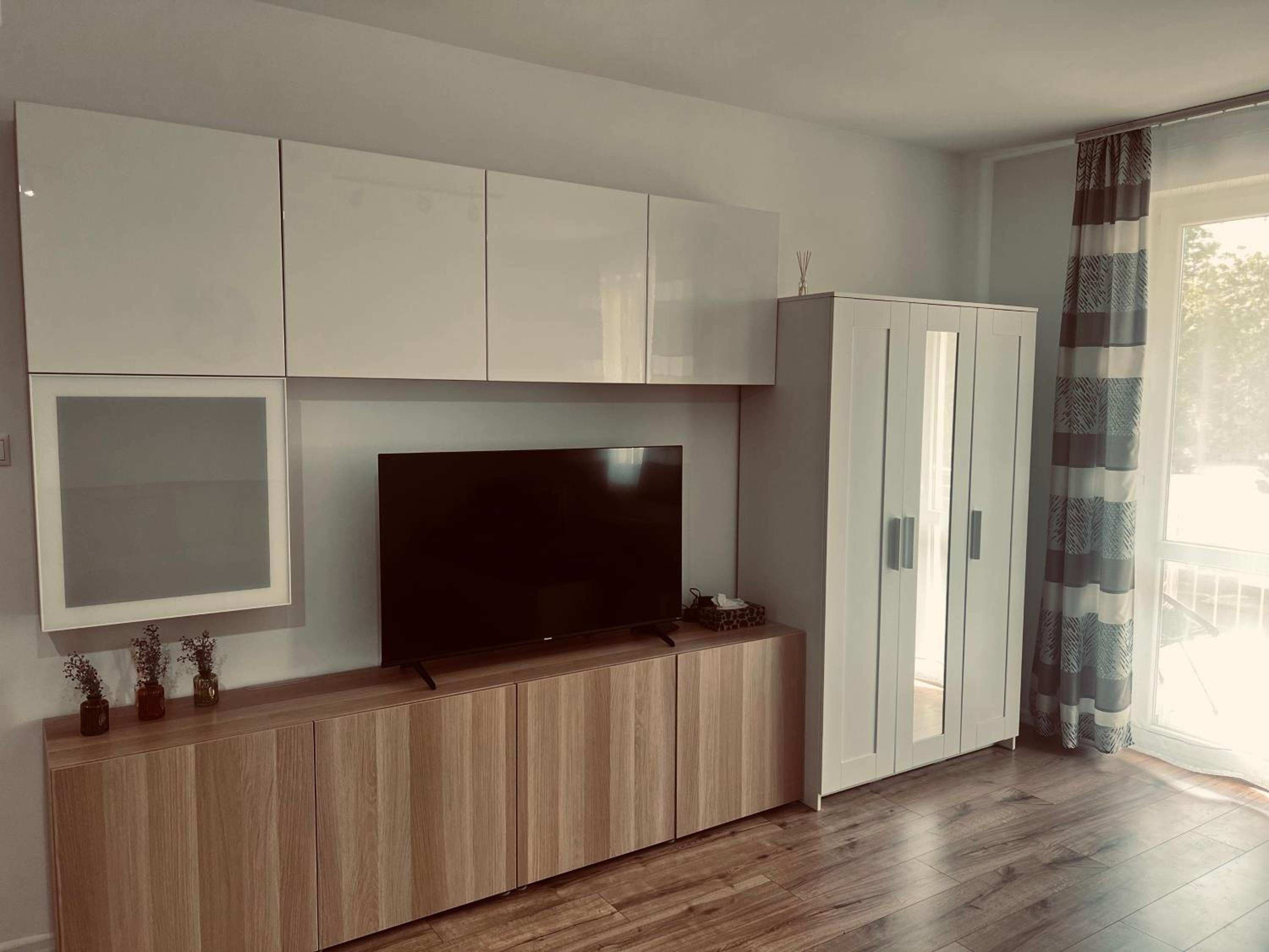 One-Bedroom Premium Apartment - Photo 5