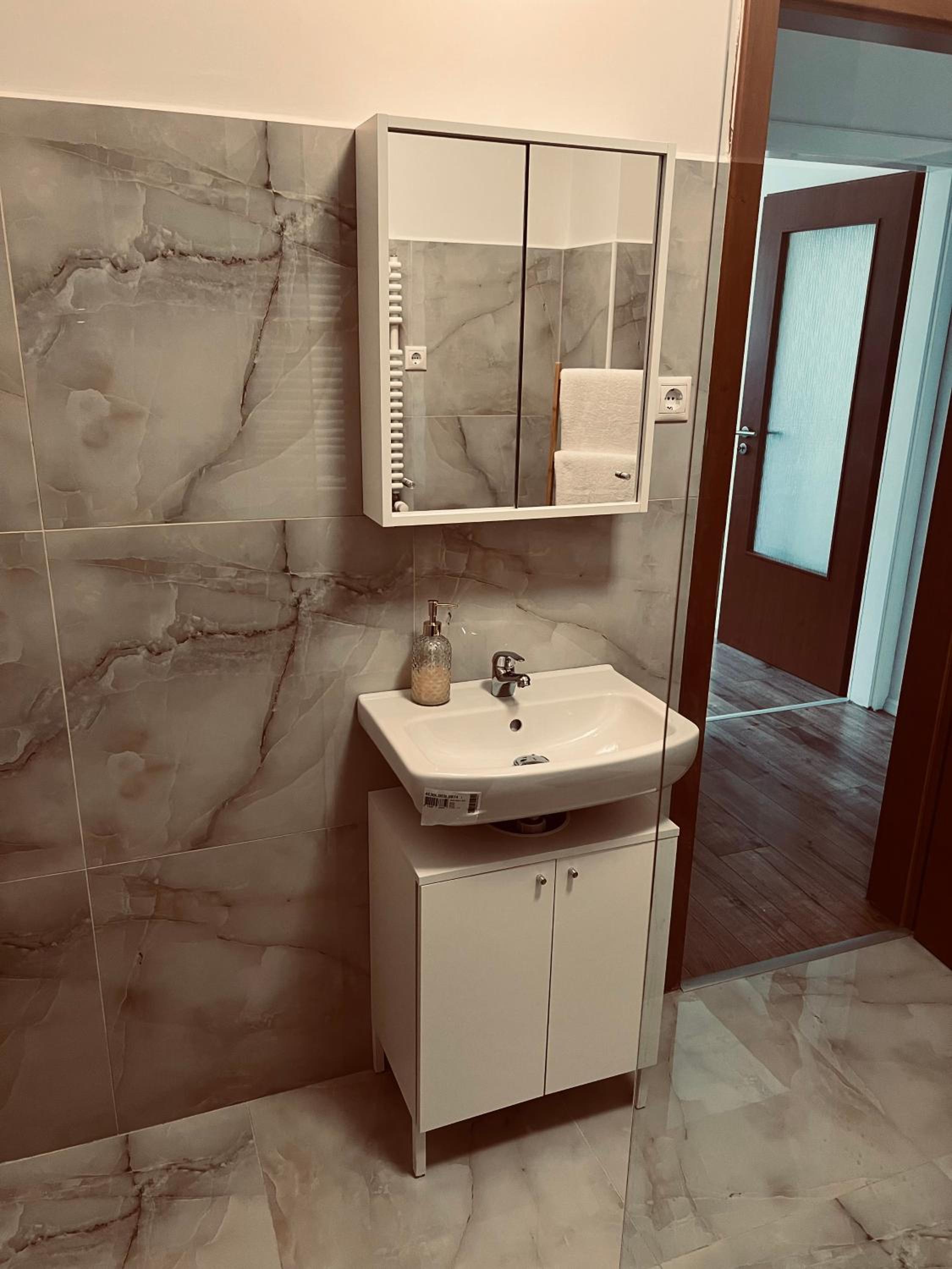 One-Bedroom Premium Apartment - Photo 2