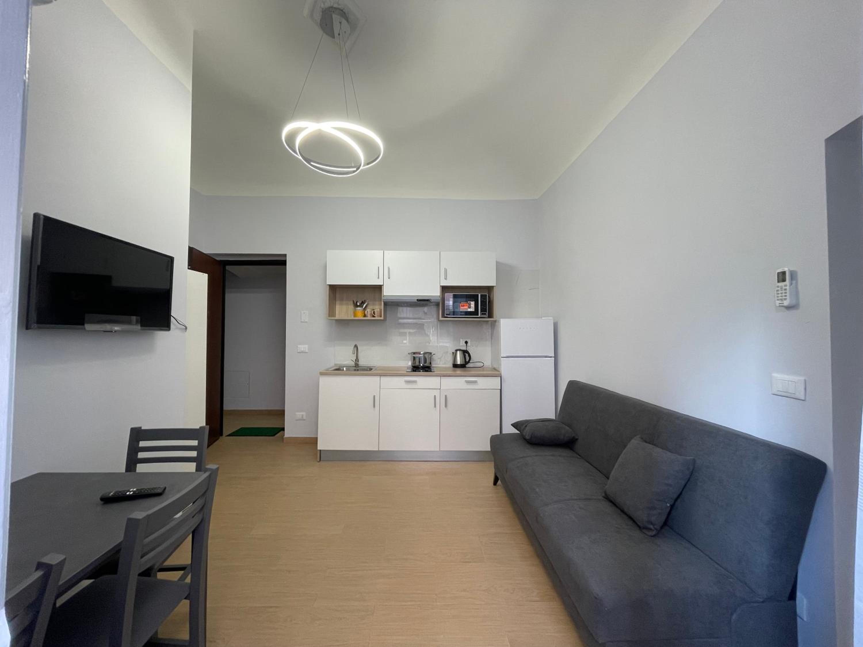 One-Bedroom Apartment photo 1