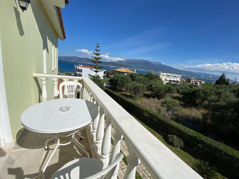 Three-Bedroom Apartment with Sea View photo 3