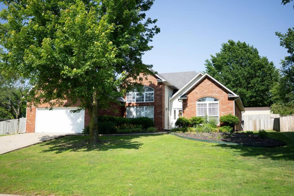 Three-Bedroom House photo 2