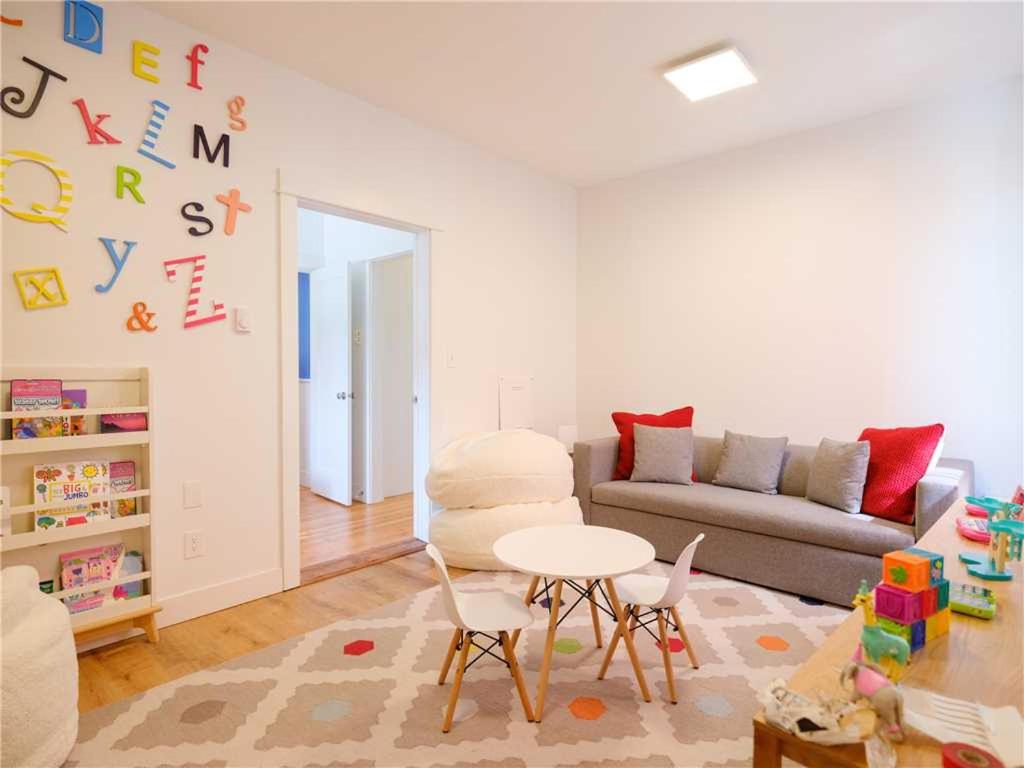 Three-Bedroom Home photo 3