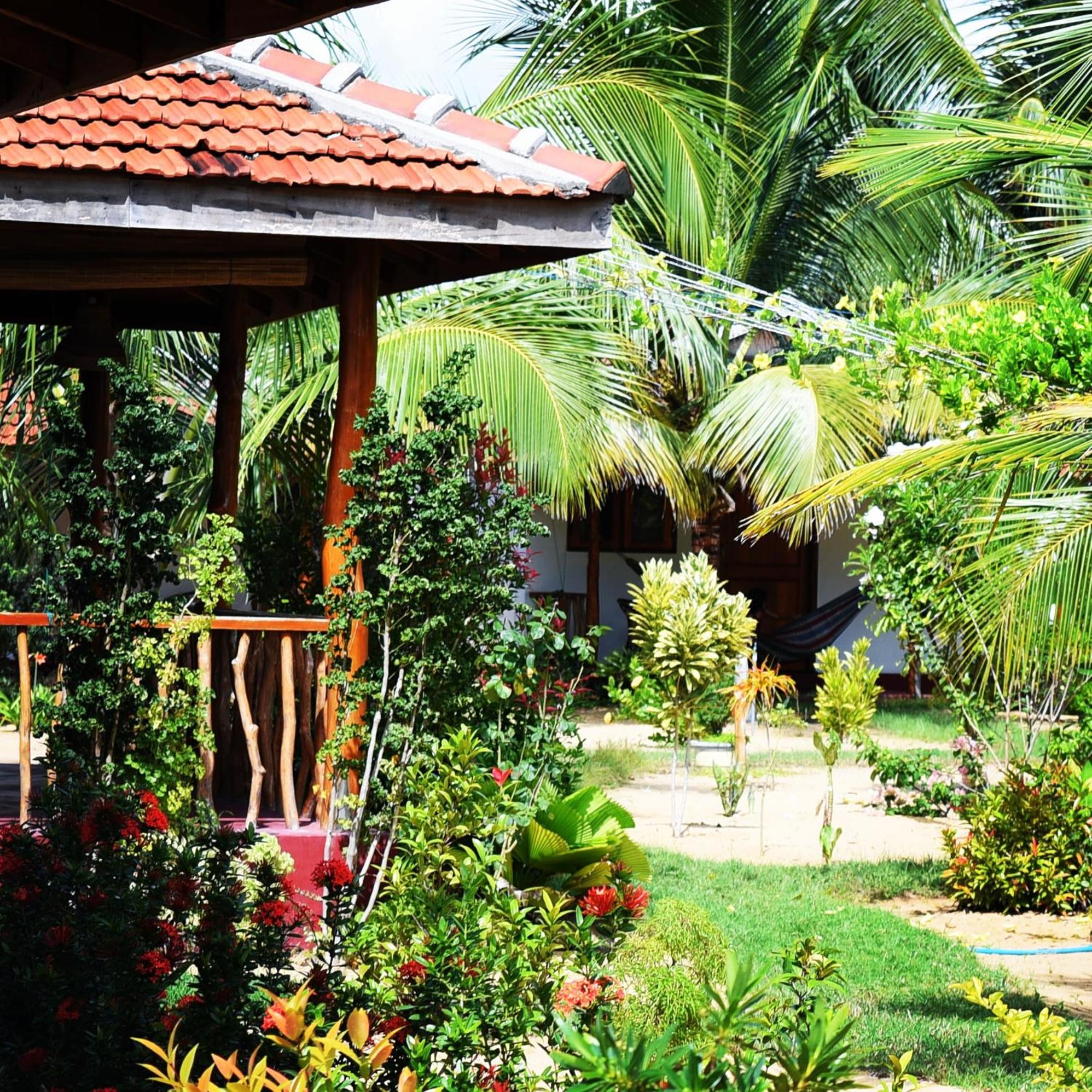 Queen Room with Garden View