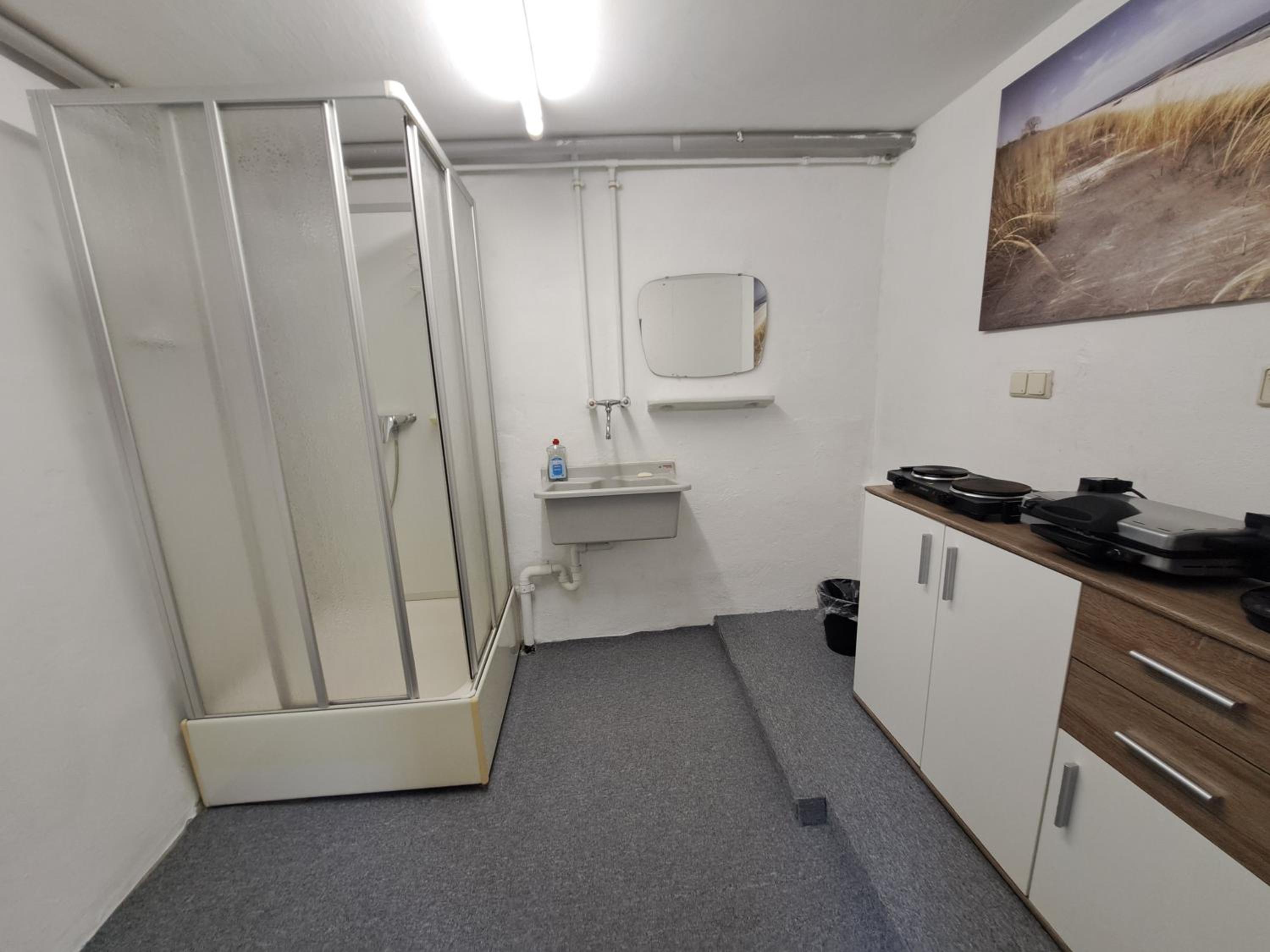 Double or Twin Room with Shared Bathroom photo 2