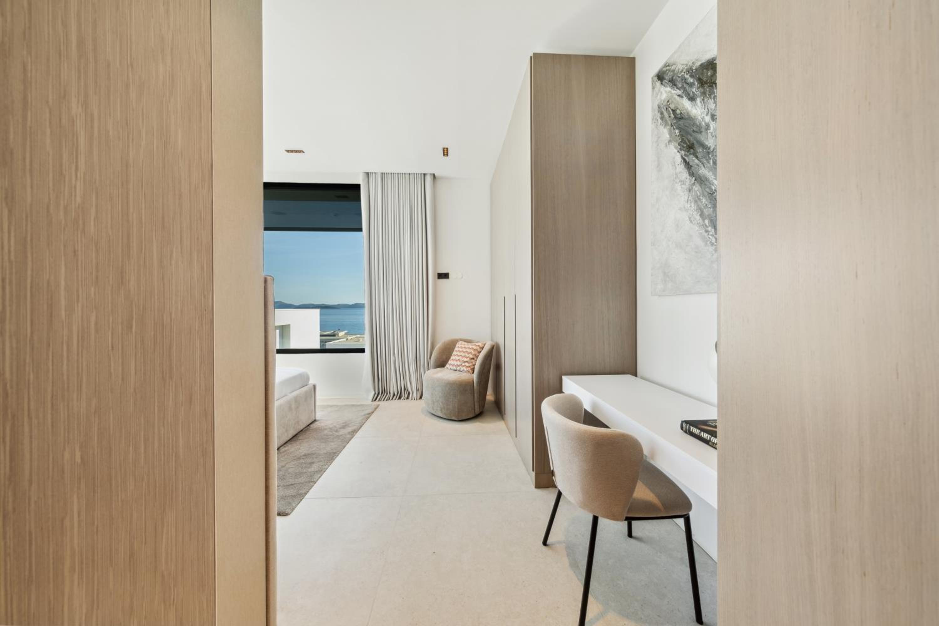 Villa photo 2