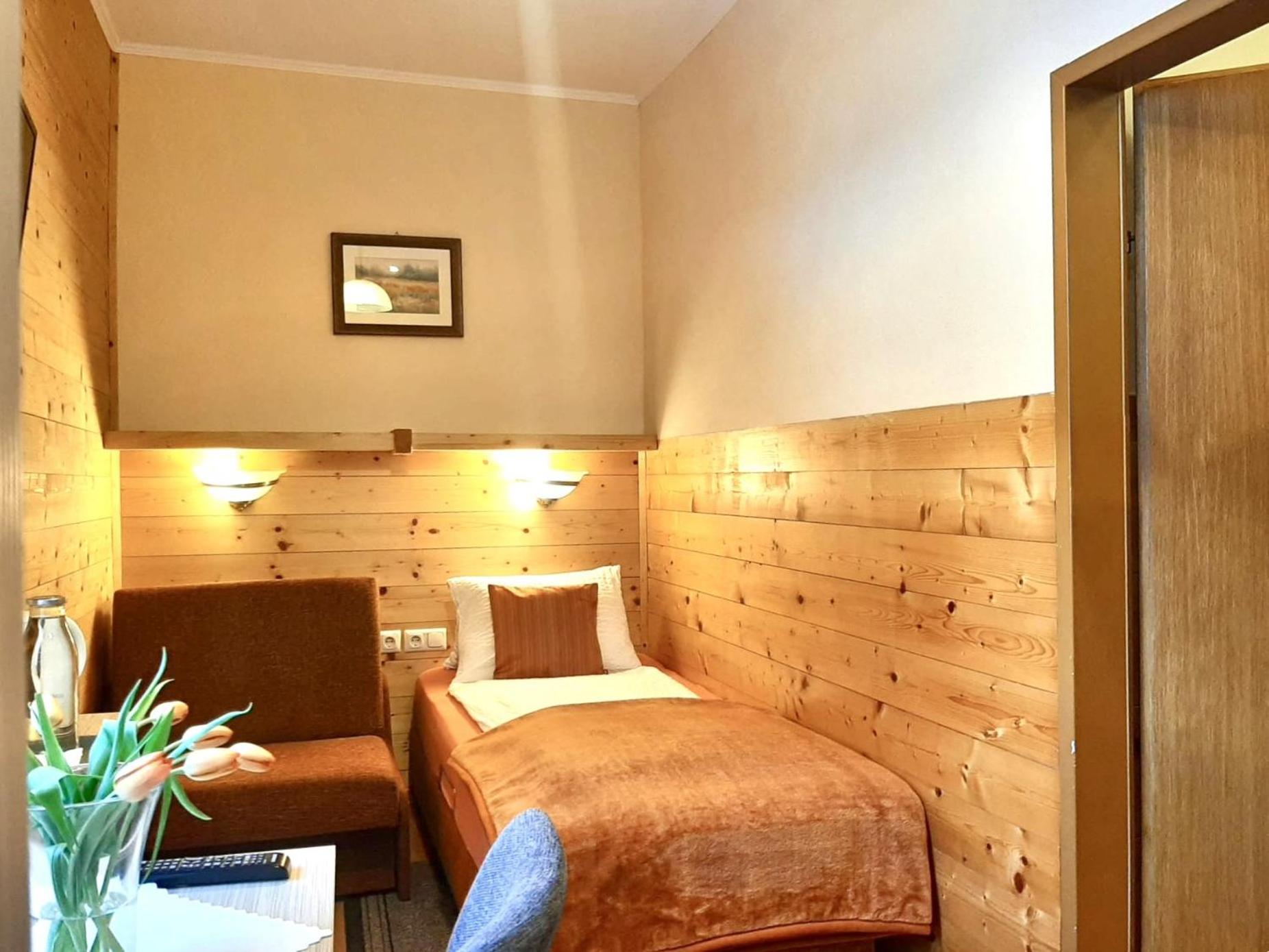 Small Single Room photo 1