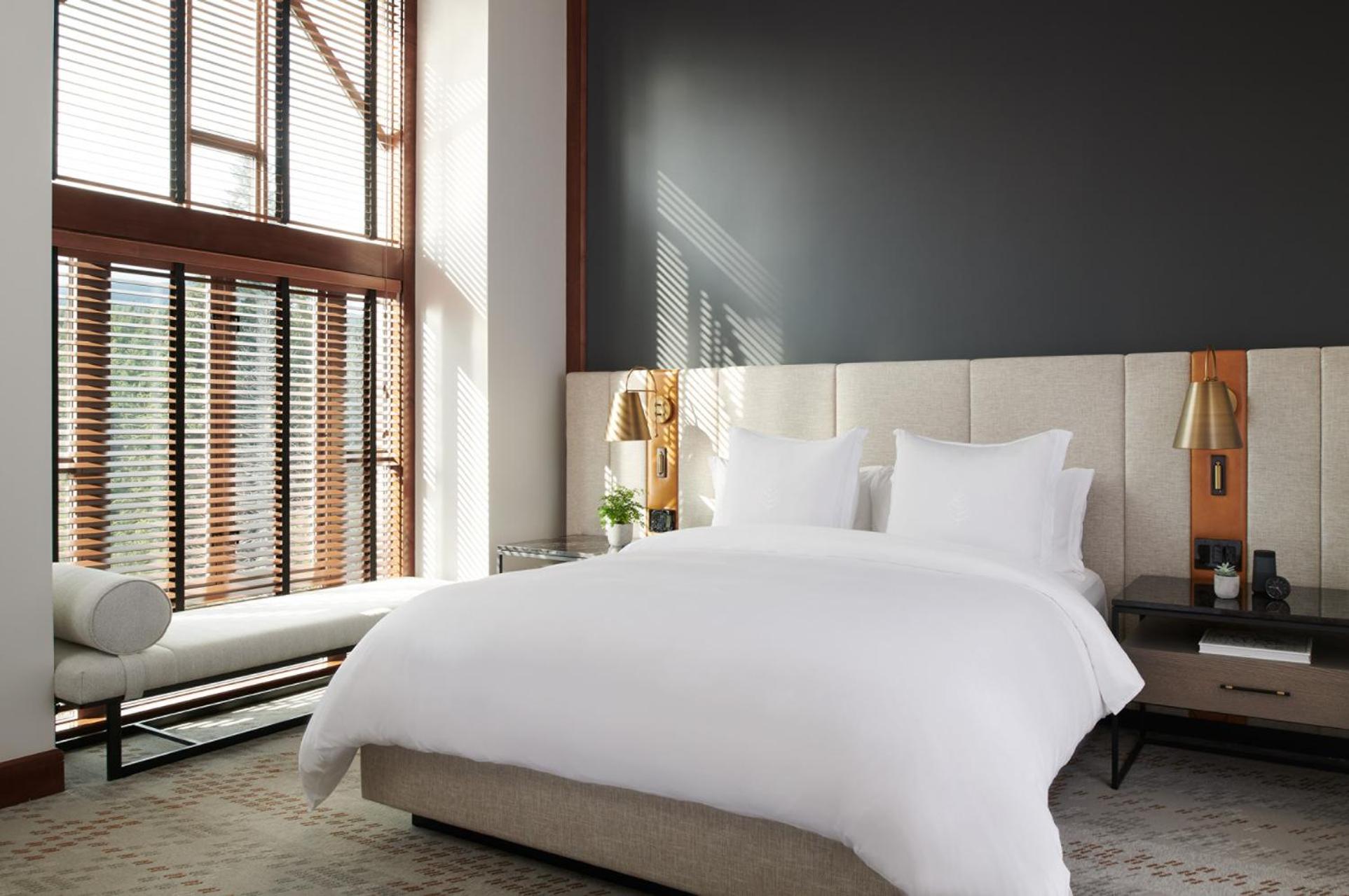 Executive Suite King Bed - Photo 2