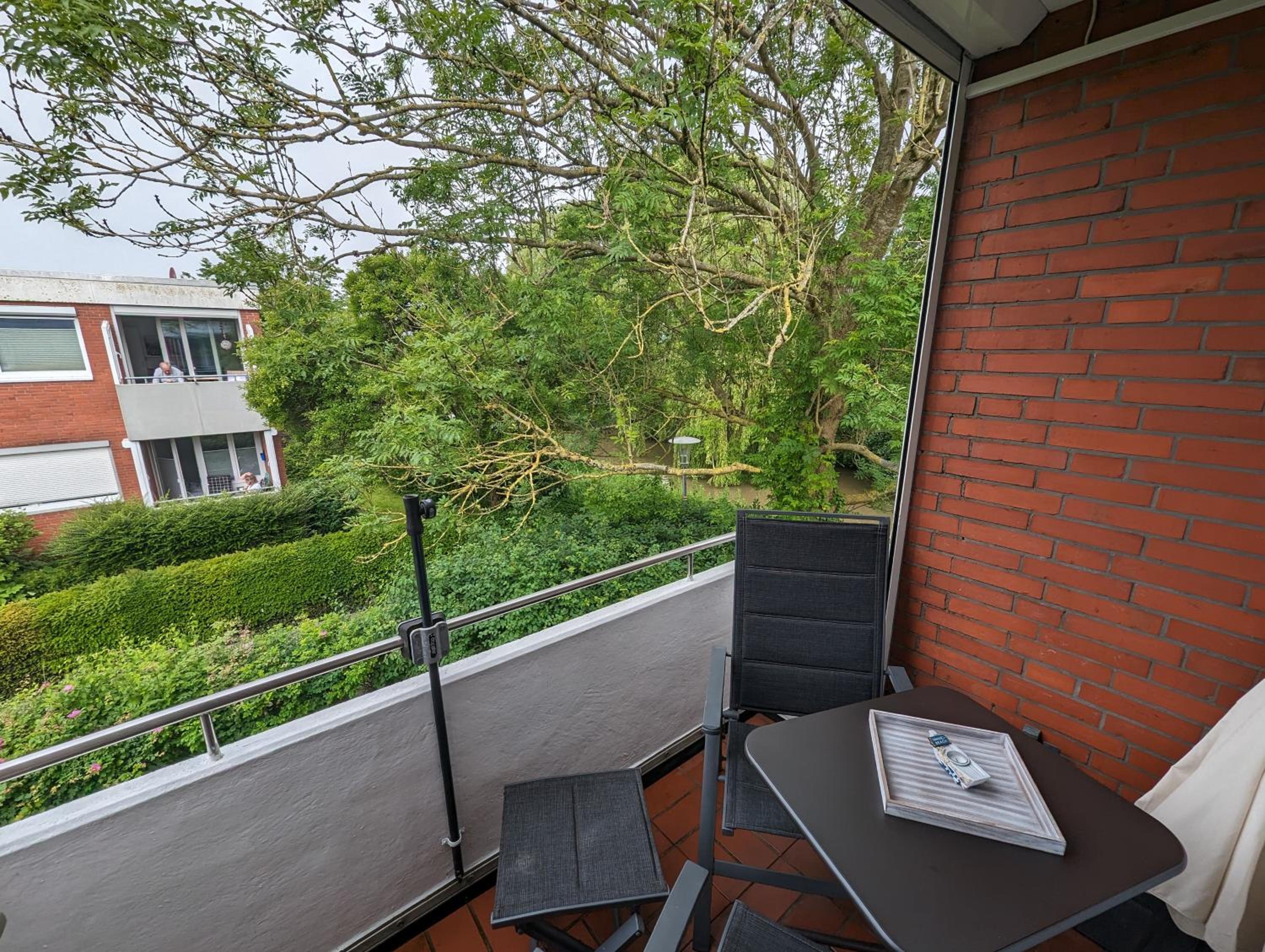 Apartment with Balcony photo 3