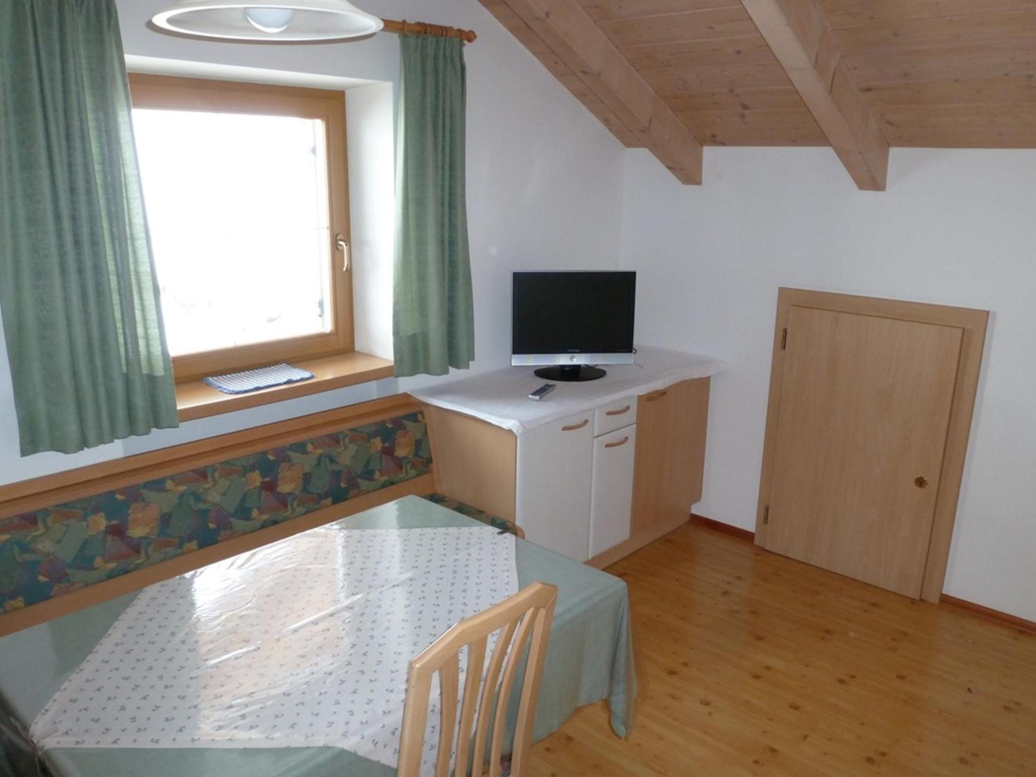 Apartment with Mountain View photo 2