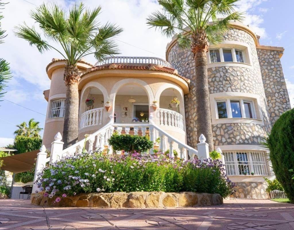 Villa photo 3