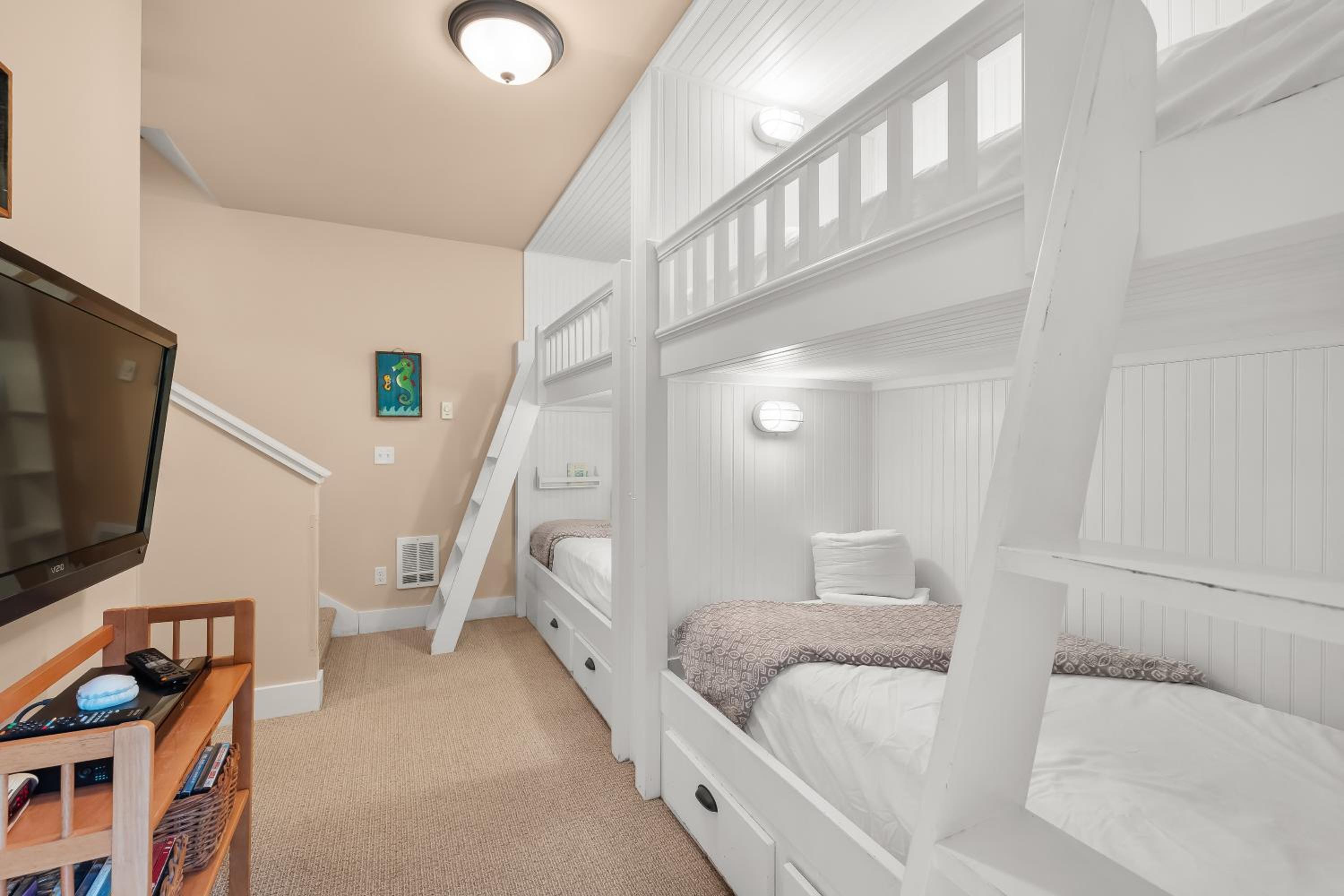 Two-Bedroom House photo 2