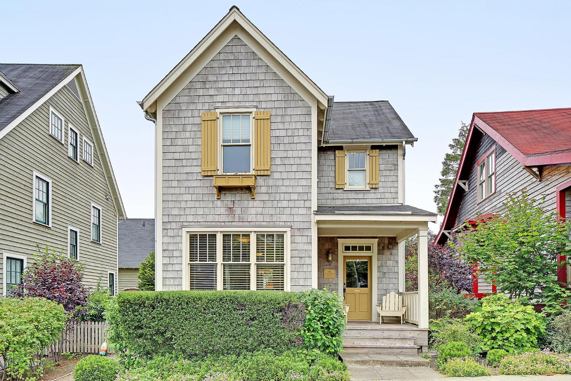 Four-Bedroom House photo 2