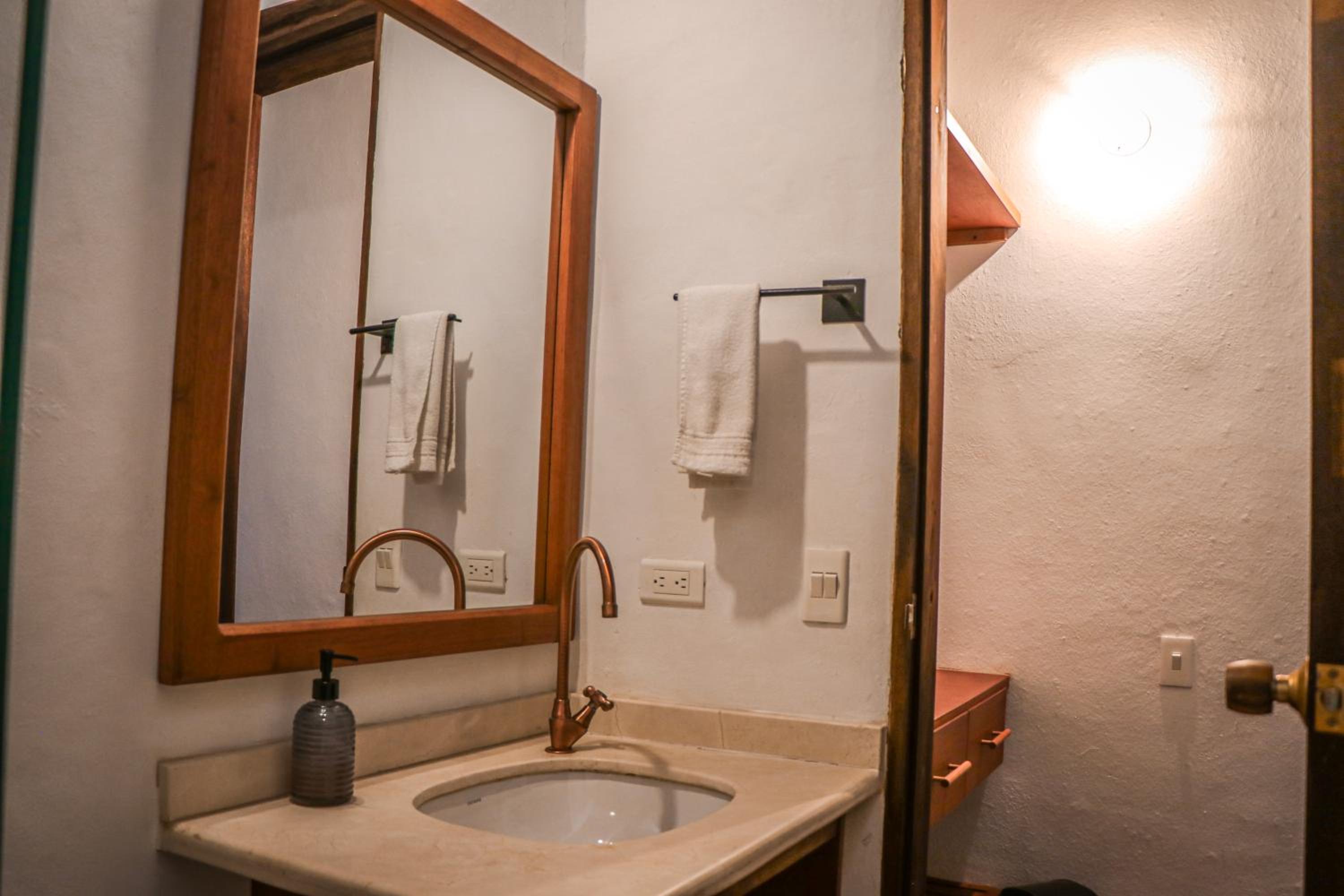 Double Room with Private Bathroom photo 1