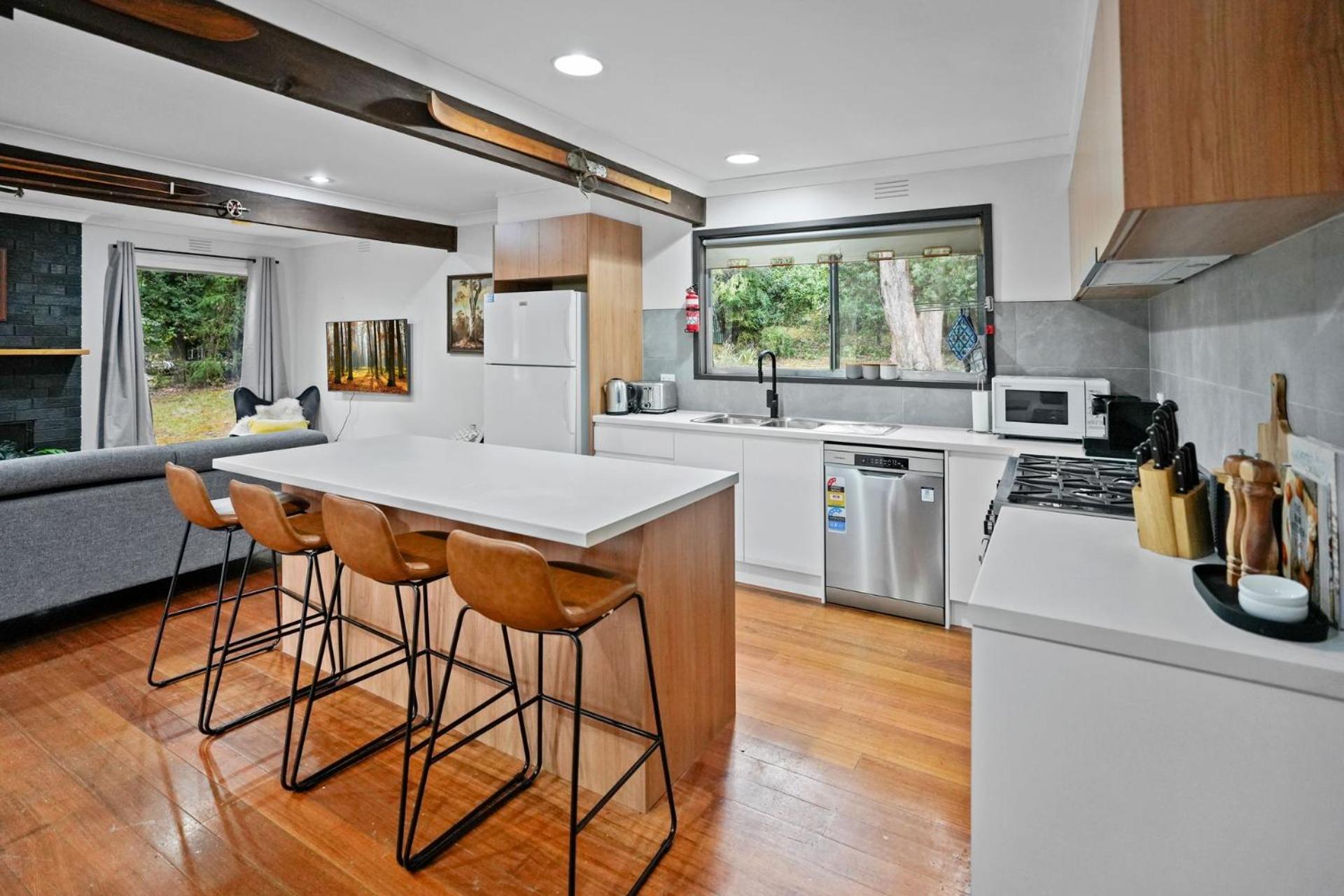 Three-Bedroom House photo 3