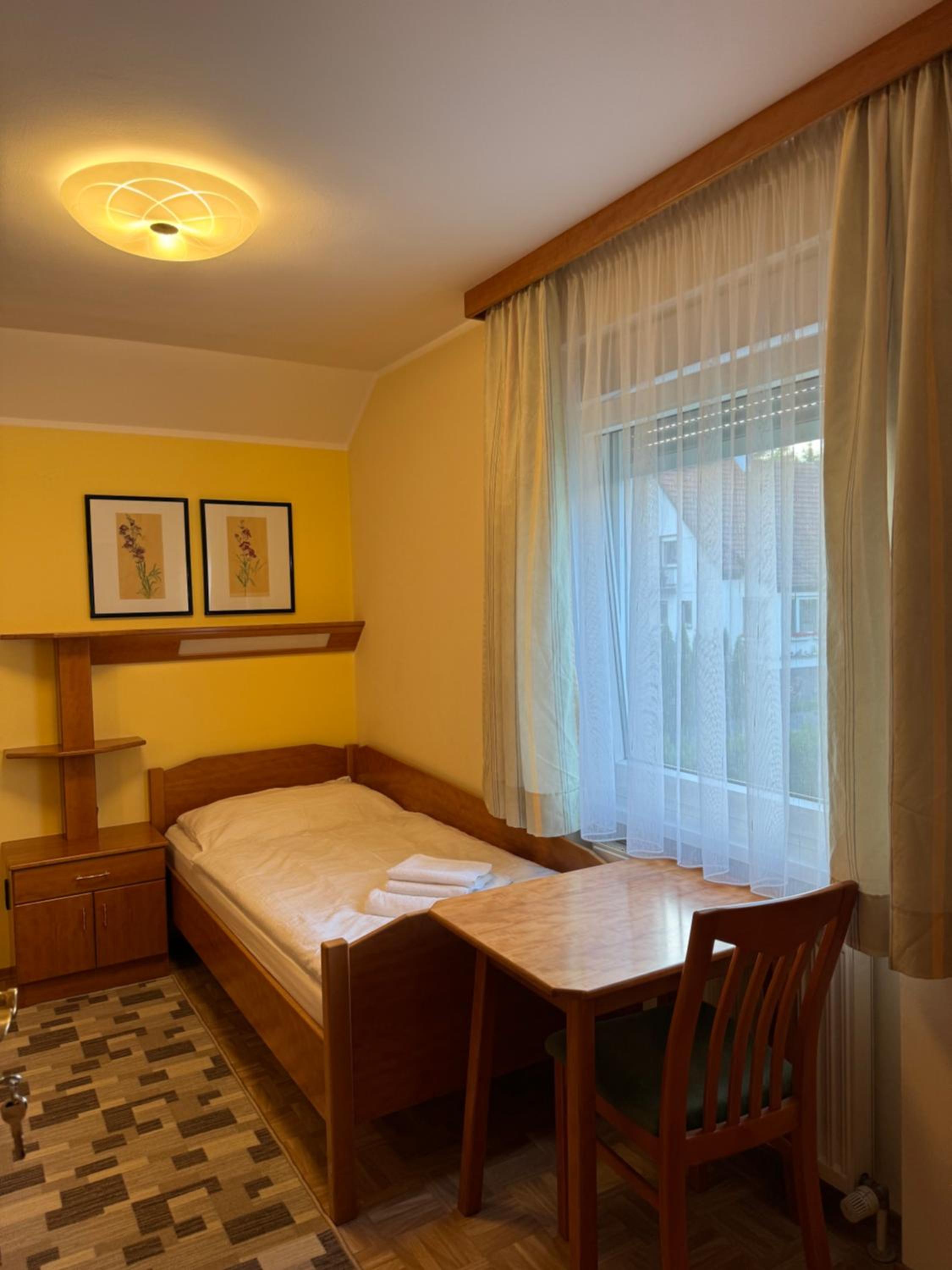 Single Room photo 2