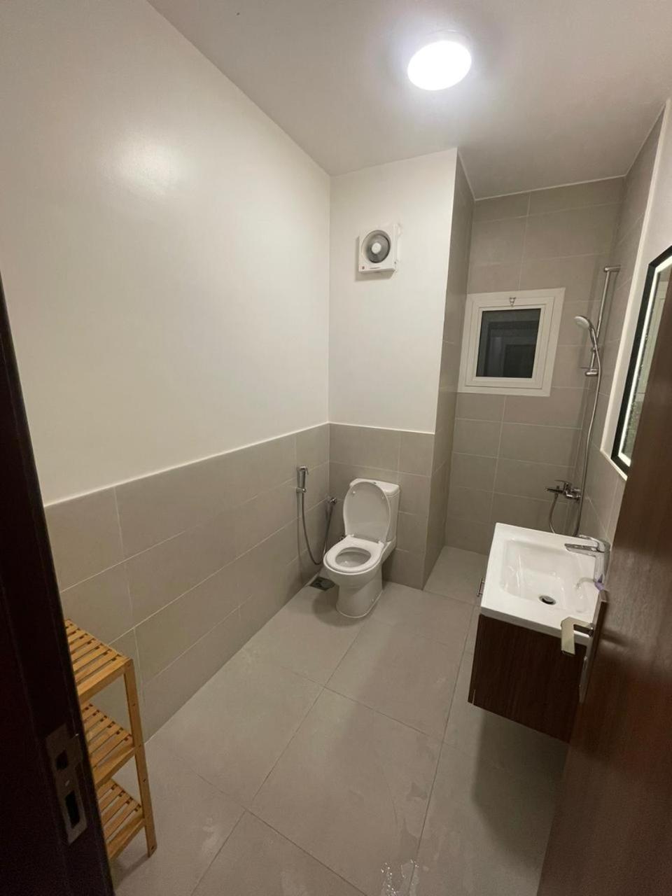 Three-Bedroom Apartment photo 2