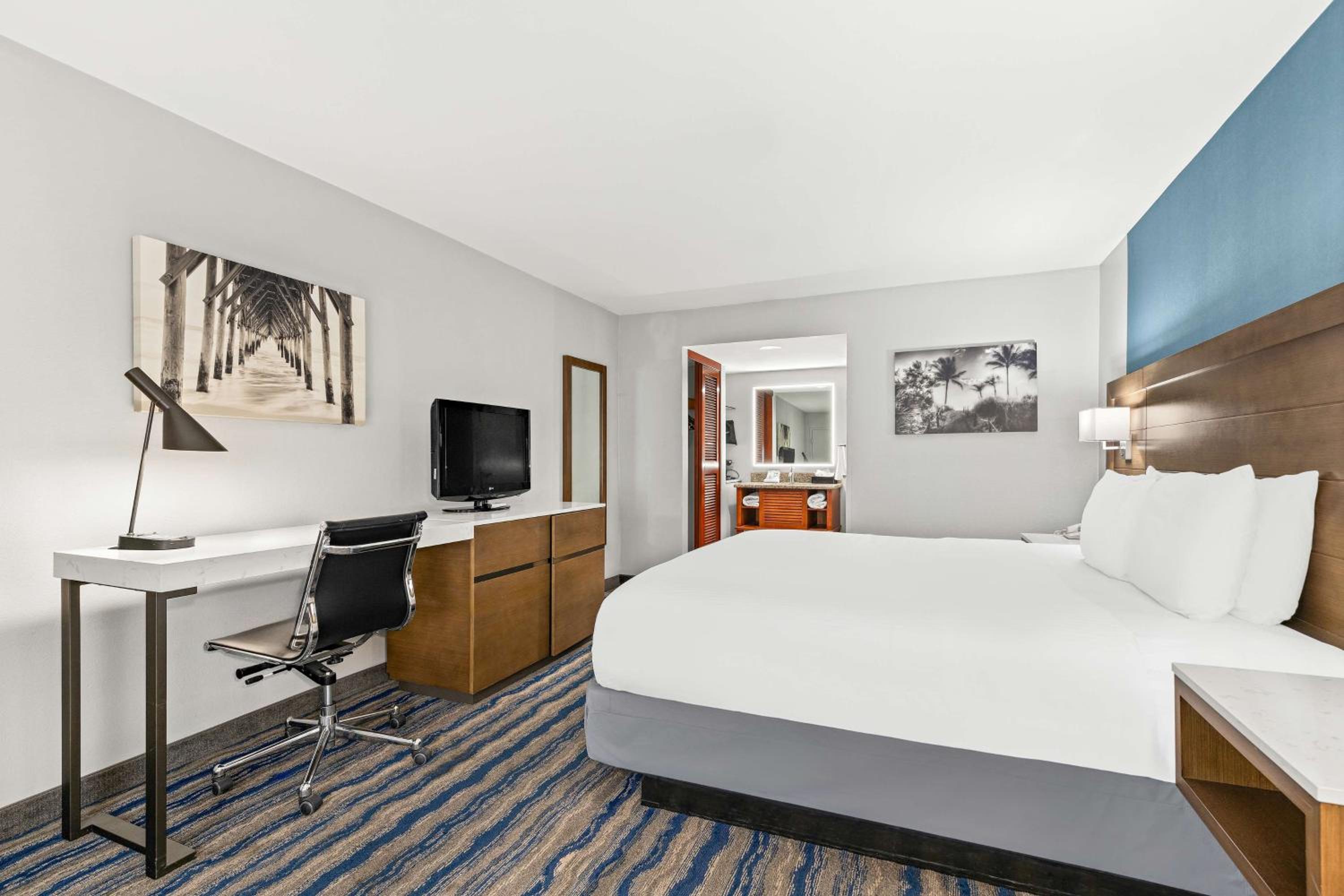 King Room - Non-Smoking - Photo 1