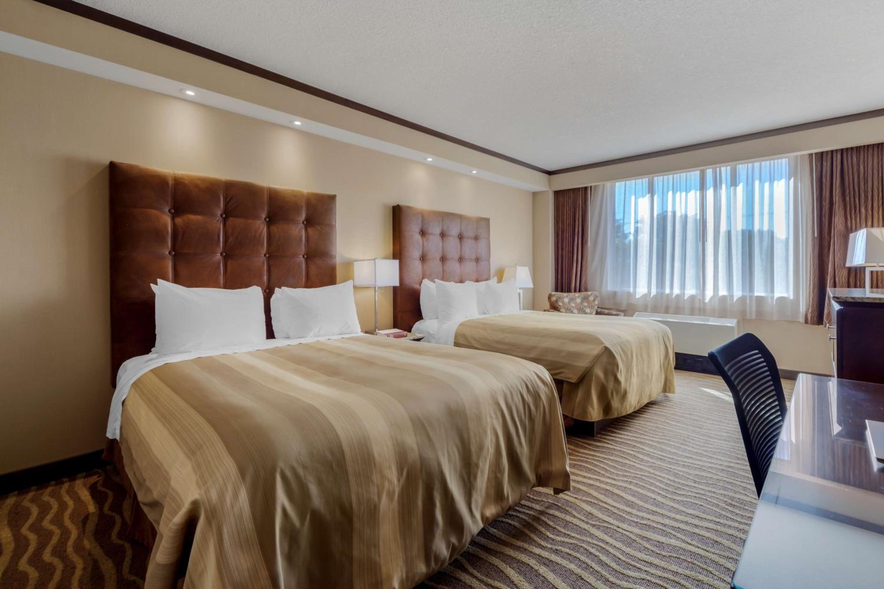 Queen Room with Two Queen Beds and Tub - Mobility Accessible/Non-Smoking photo 2