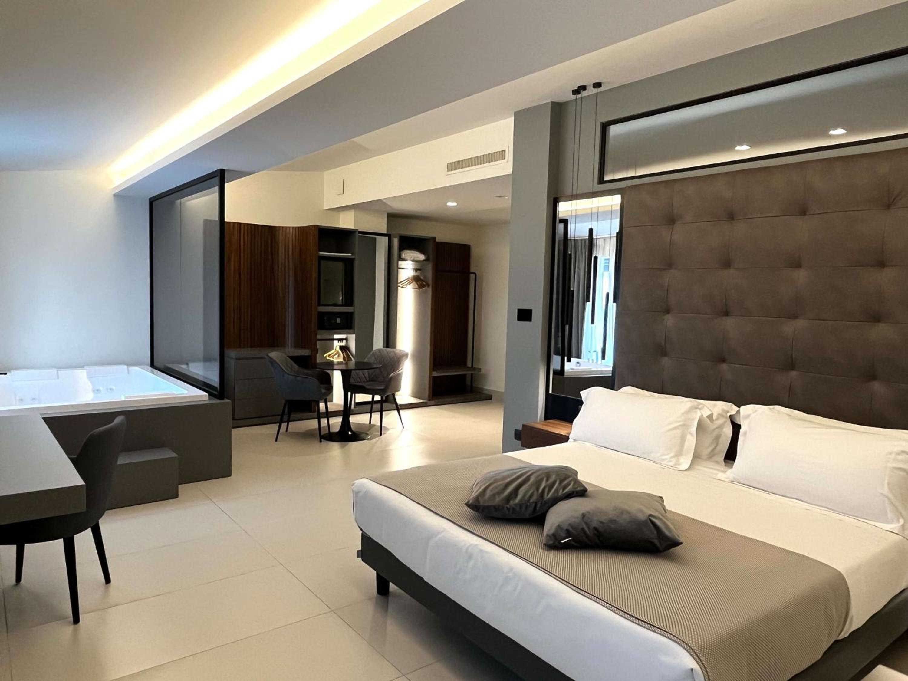 Superior King Suite with Jacuzzi and Balcony - Non-Smoking - Photo 1
