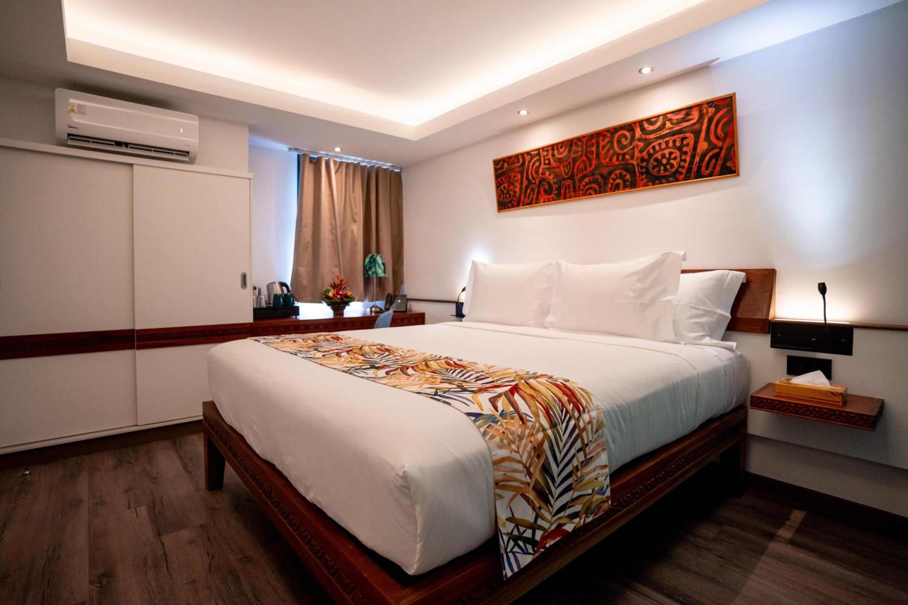 Standard King Room photo 1