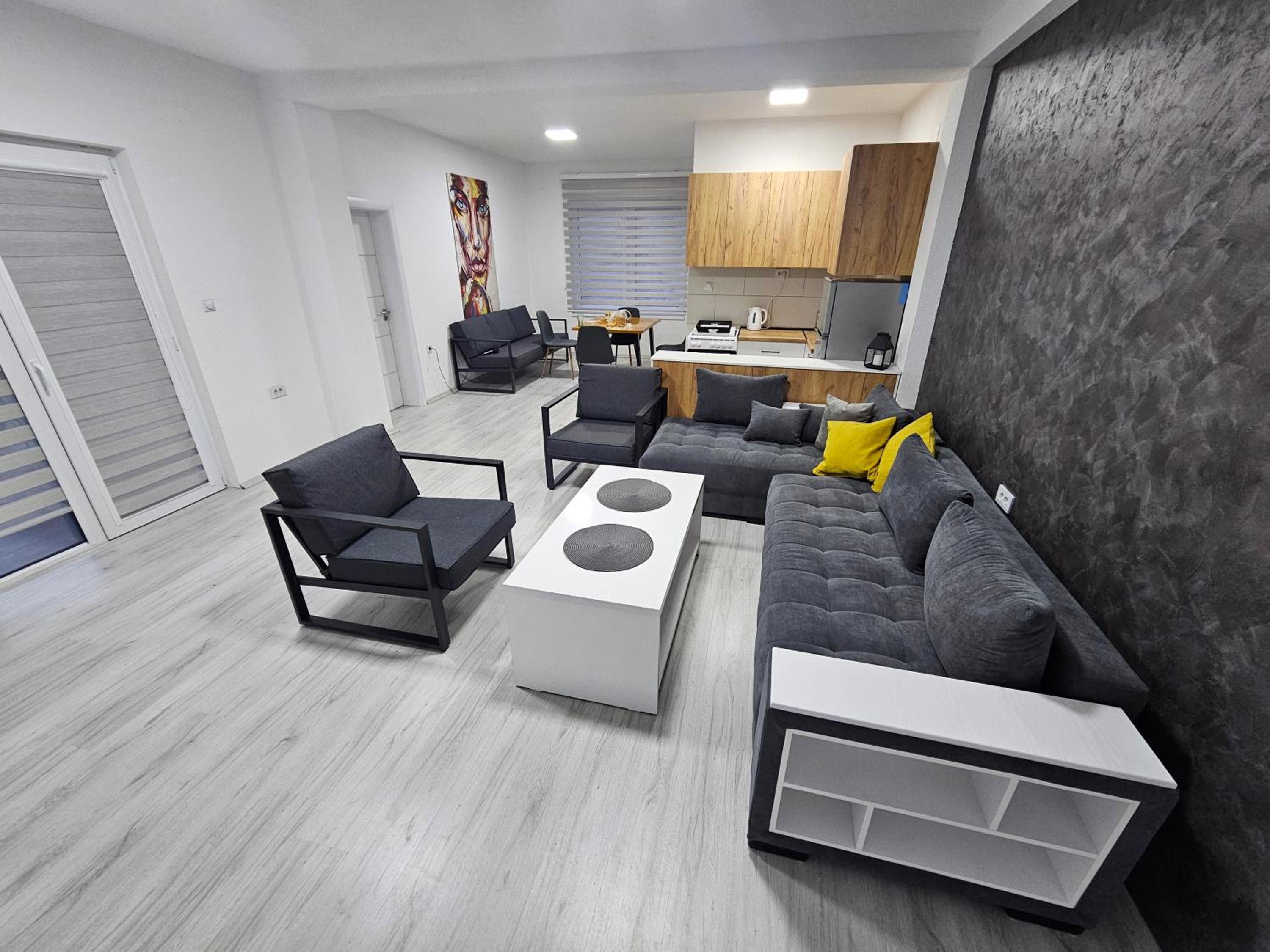 One-Bedroom Apartment with Terrace photo 1