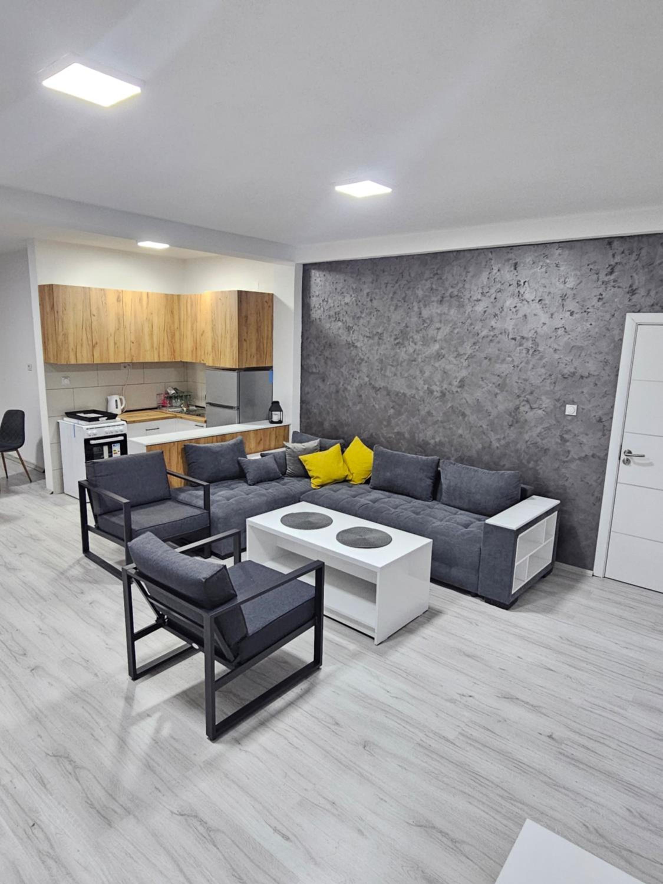 One-Bedroom Apartment with Terrace photo 2