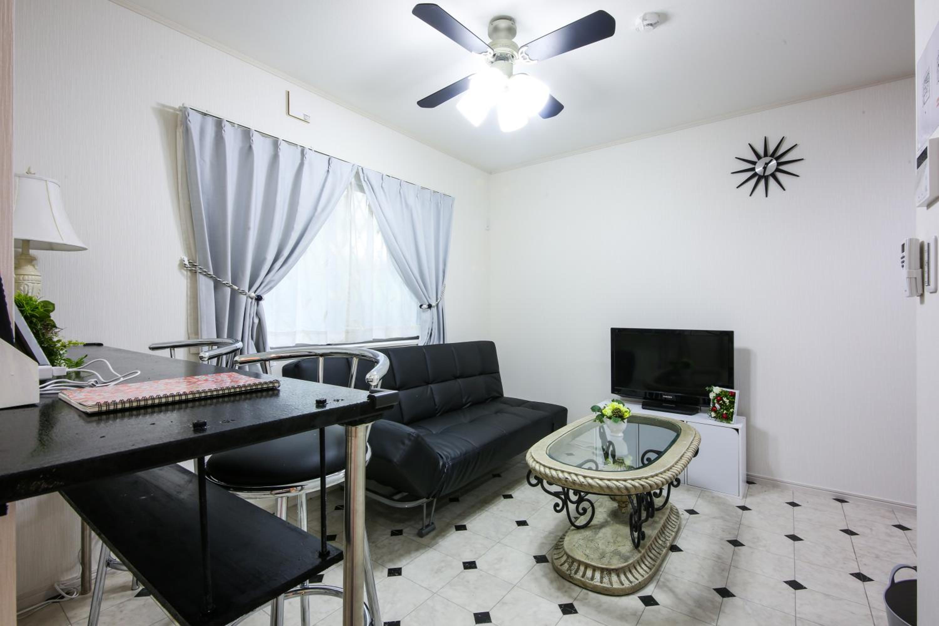 One-Bedroom House photo 1