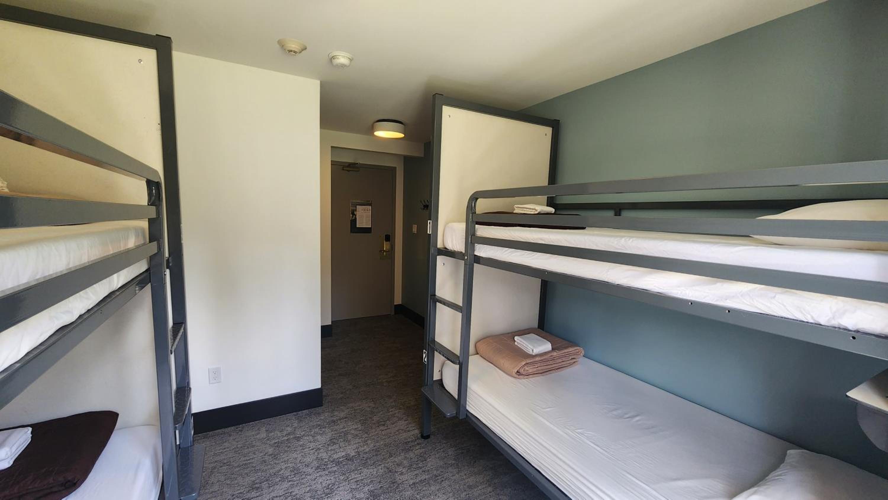 Bed in 4 or 5 - Bed Female Dormitory Room photo 2