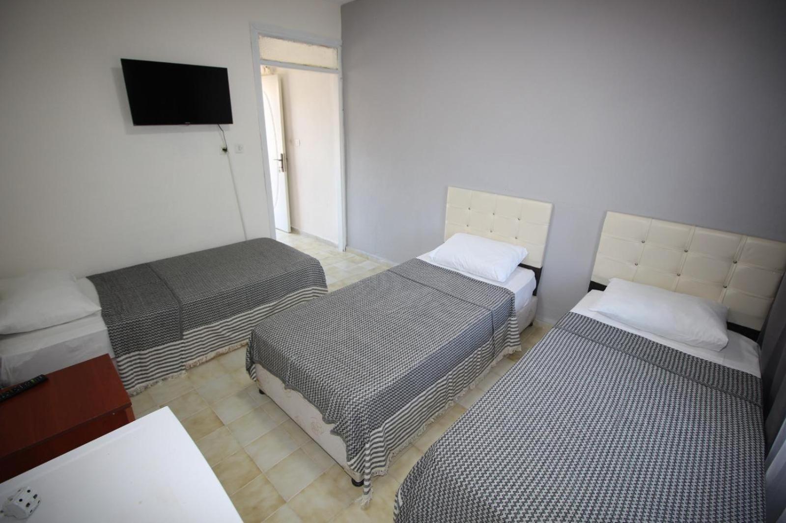 Standard Triple Room photo 2