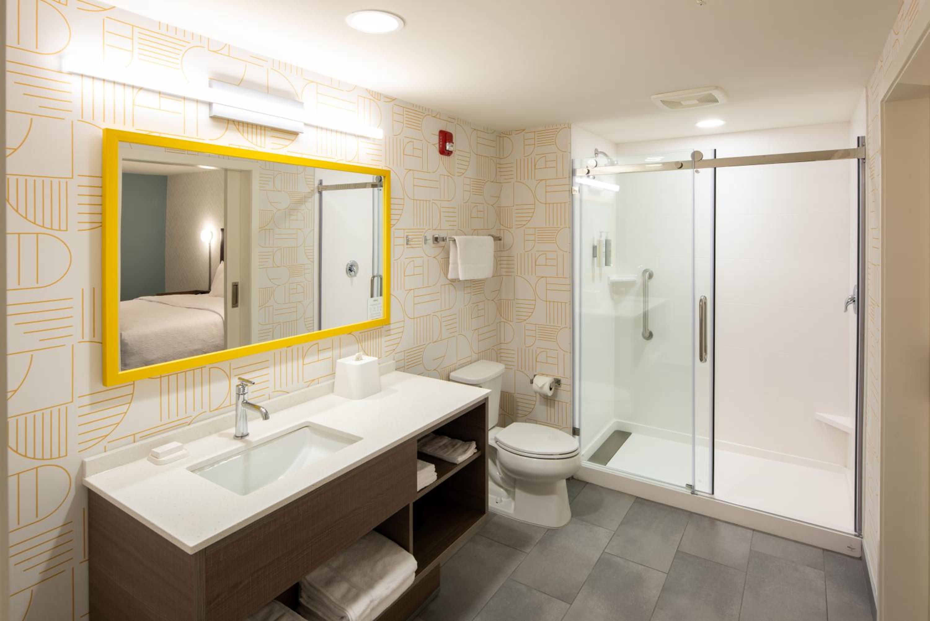 One-Bedroom King Suite - Photo 7