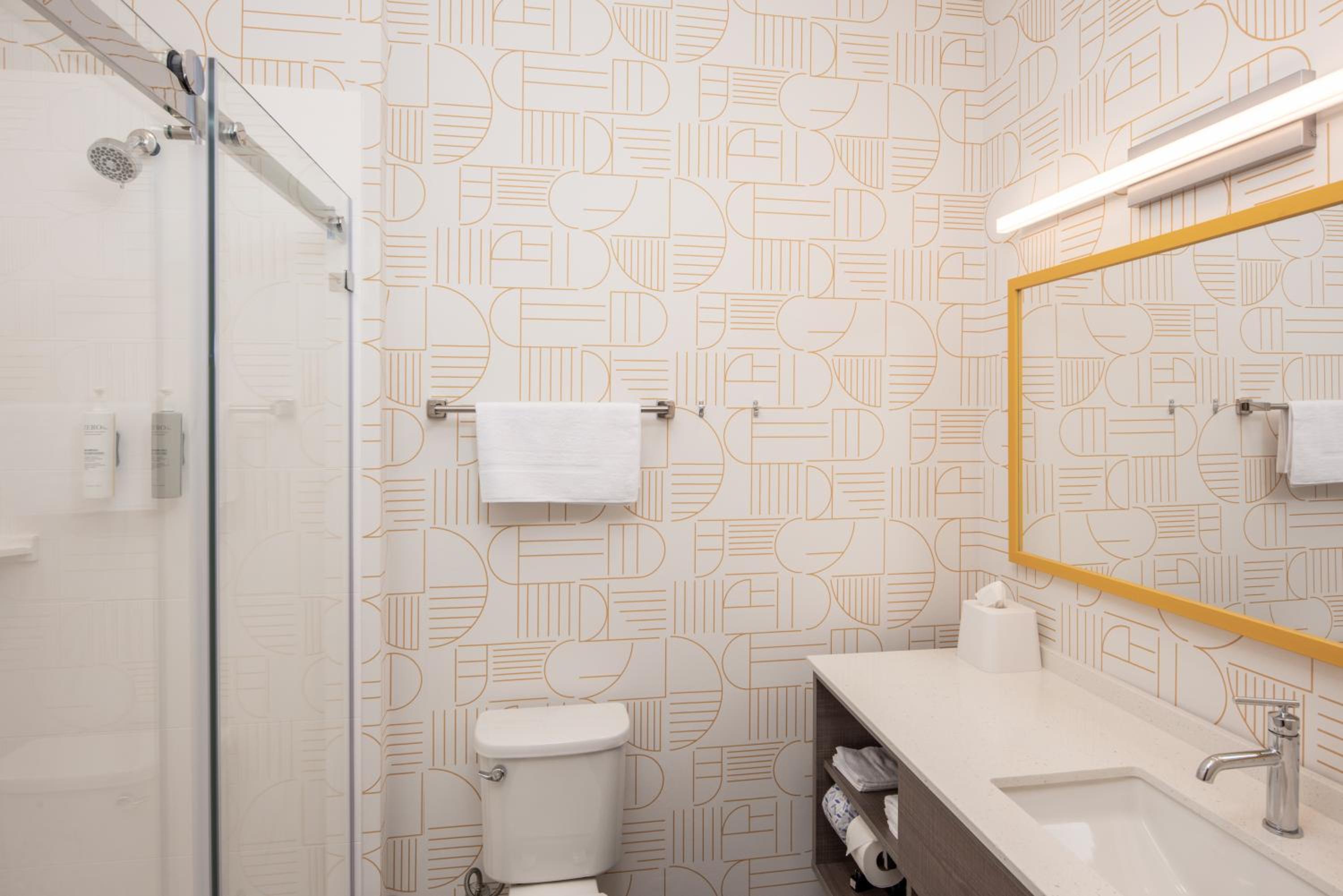 King Studio Suite - Photo 7