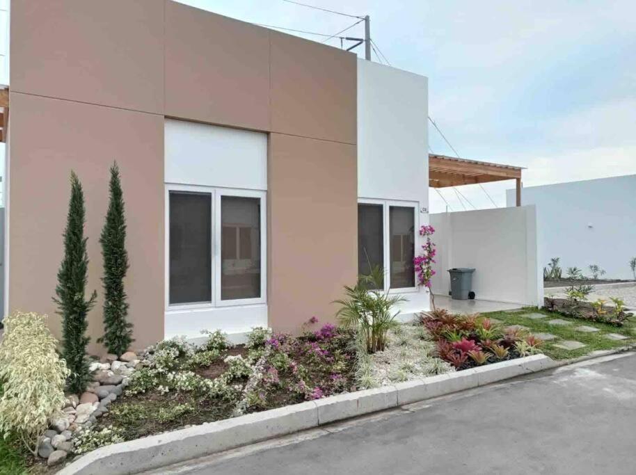 Villa photo 2