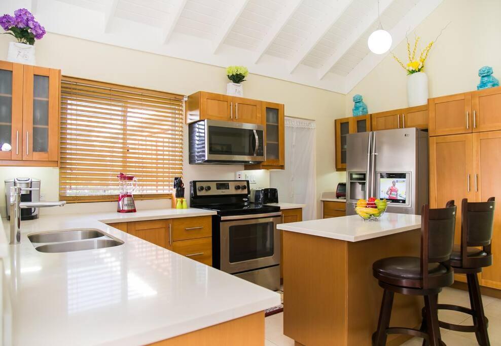 Three-Bedroom Villa photo 2