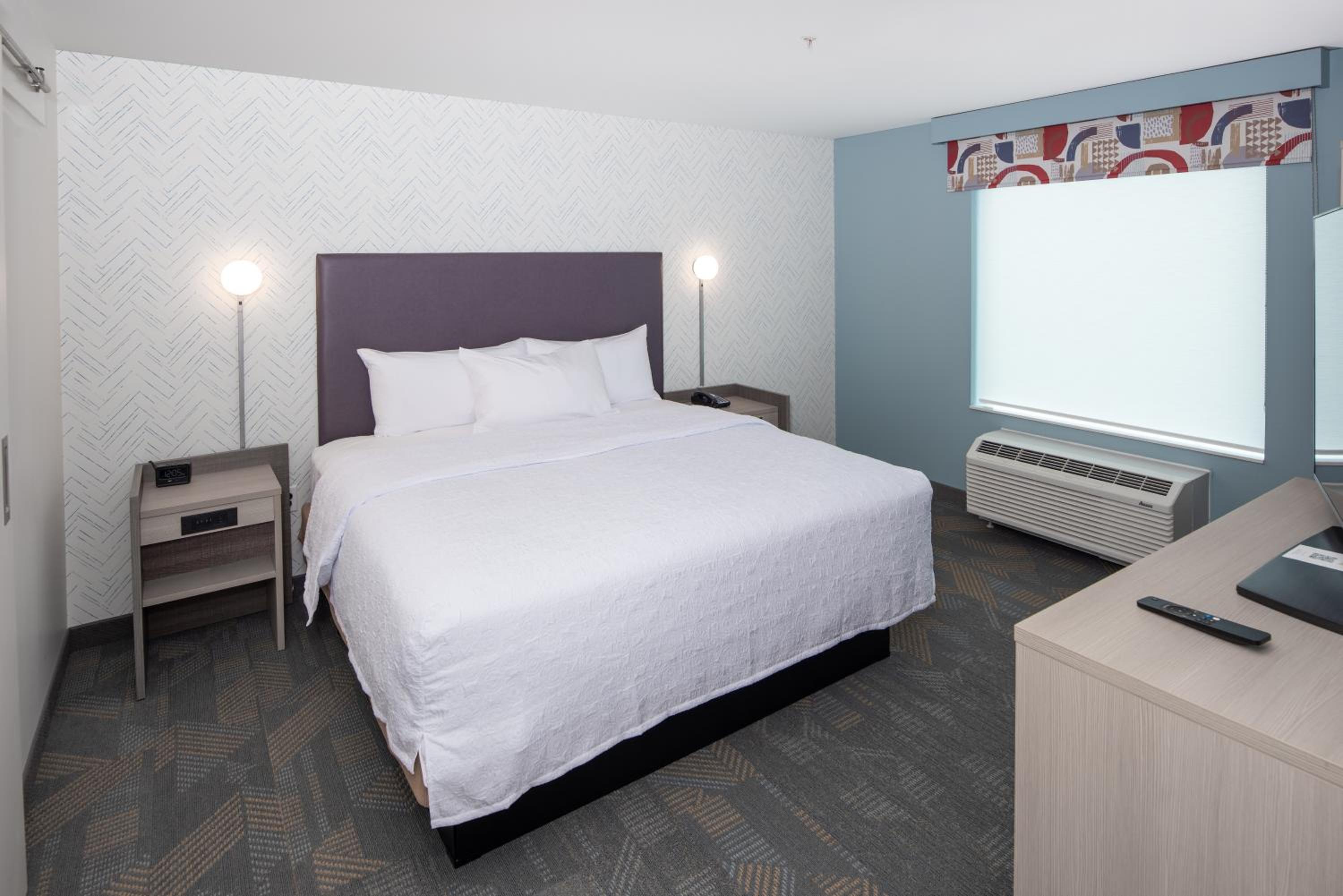 One-Bedroom King Suite - Photo 5