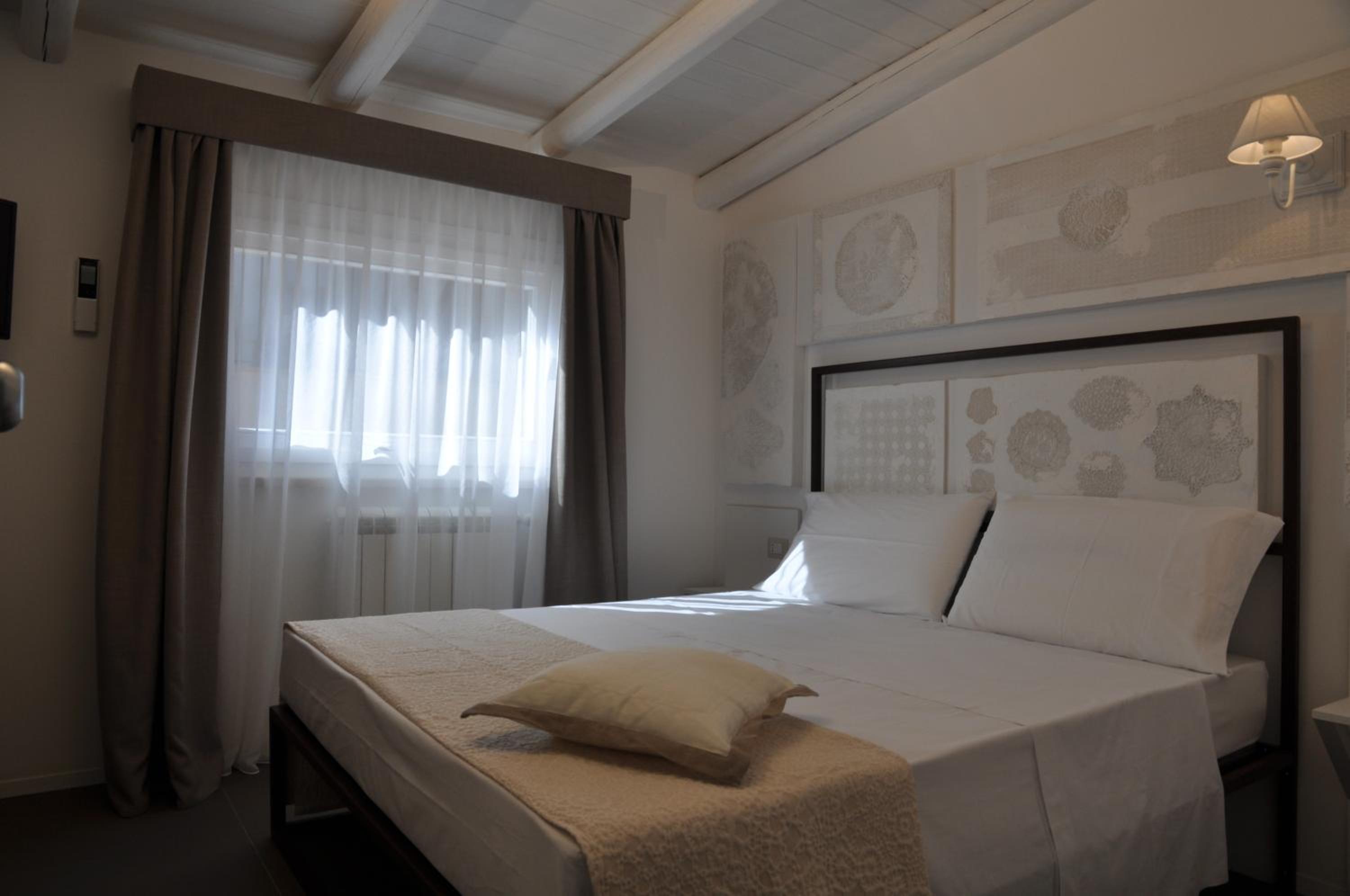 Small Double Room photo 2