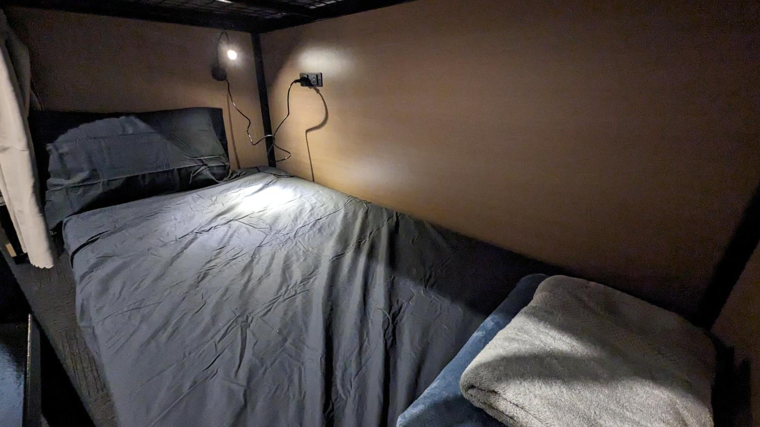 Bed in 4-Bed Mixed Dormitory Room photo 3