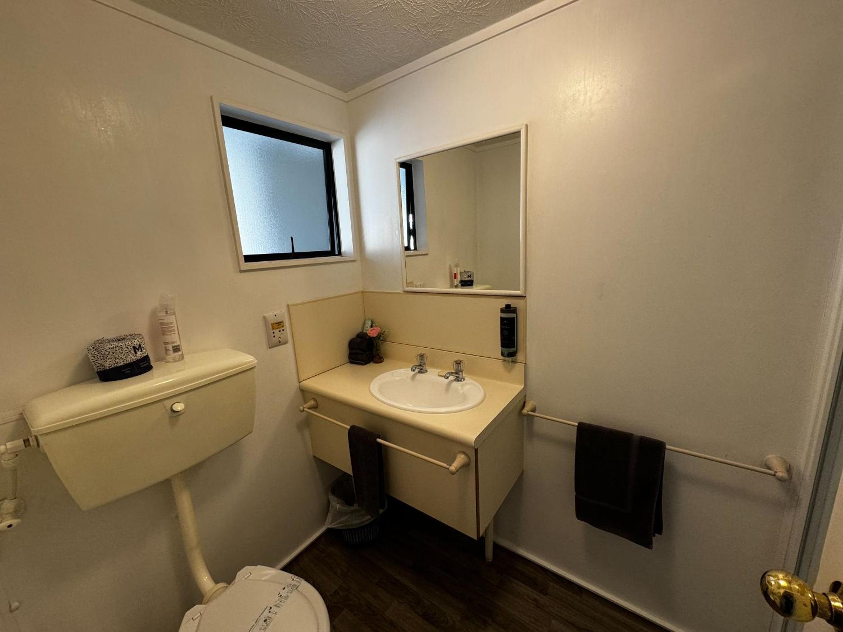 One-Bedroom Apartment - Photo 9
