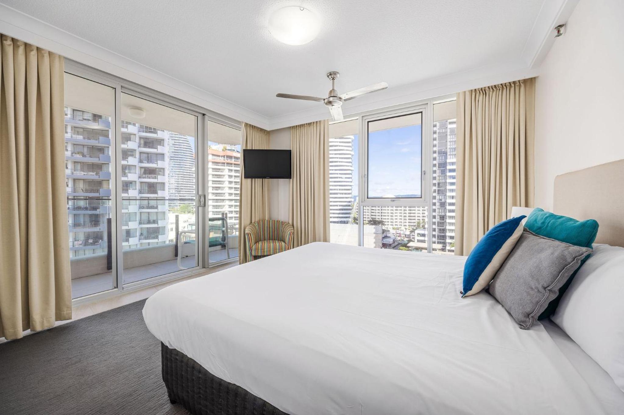 One Bedroom Ocean View Apartment photo 3