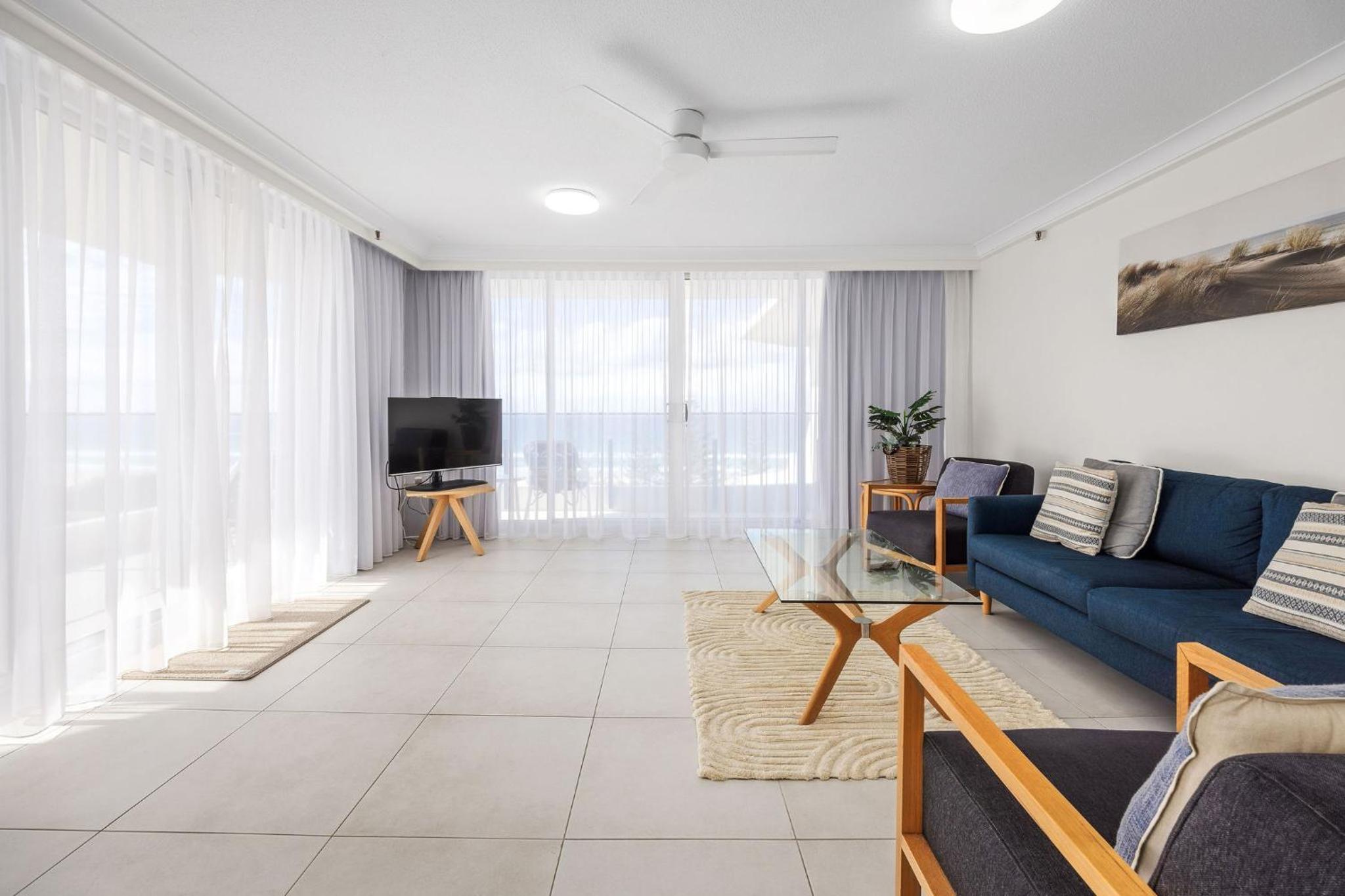 Premium Two Bedroom Ocean View Apartment photo 3