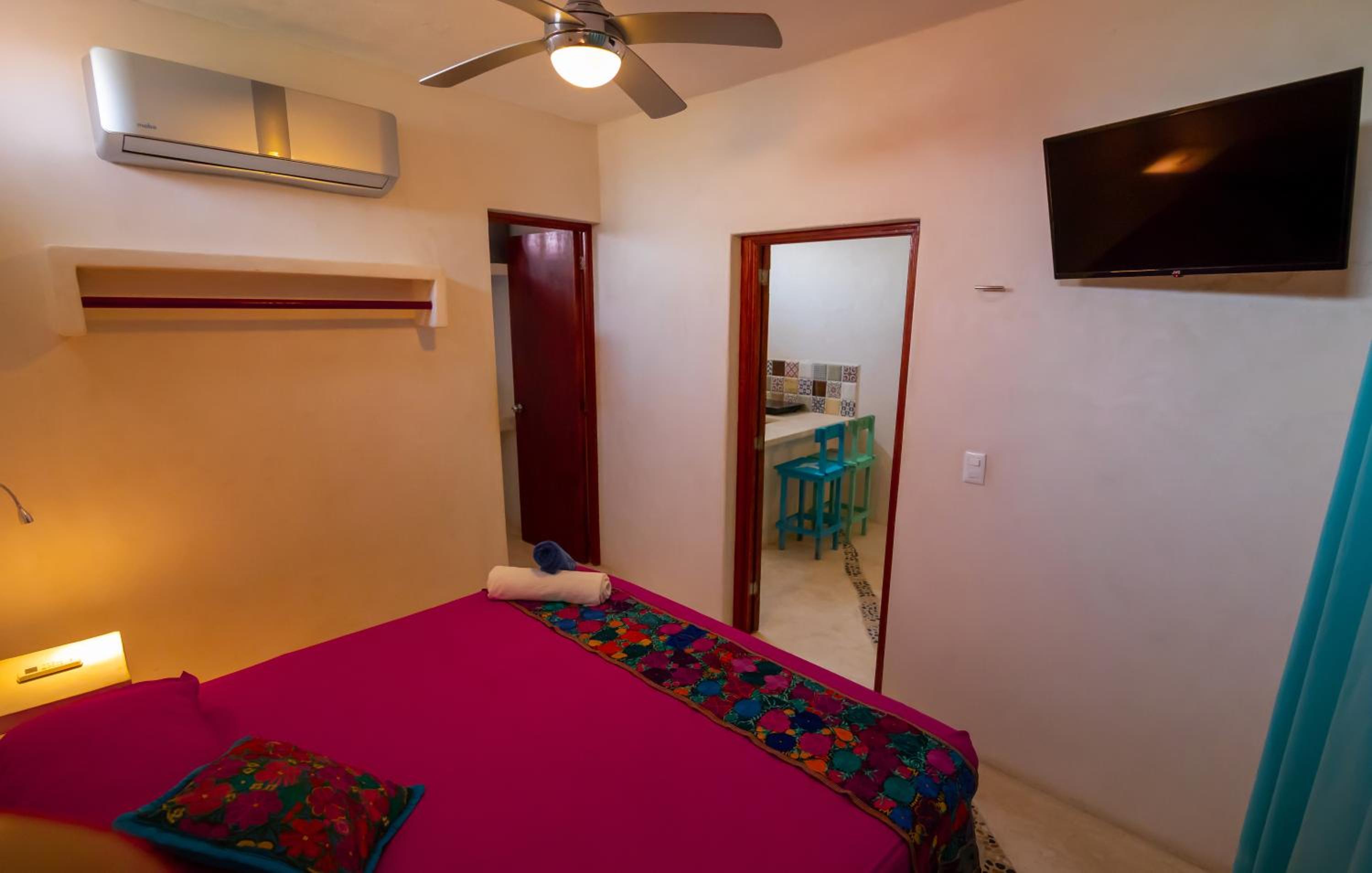 Deluxe King Suite