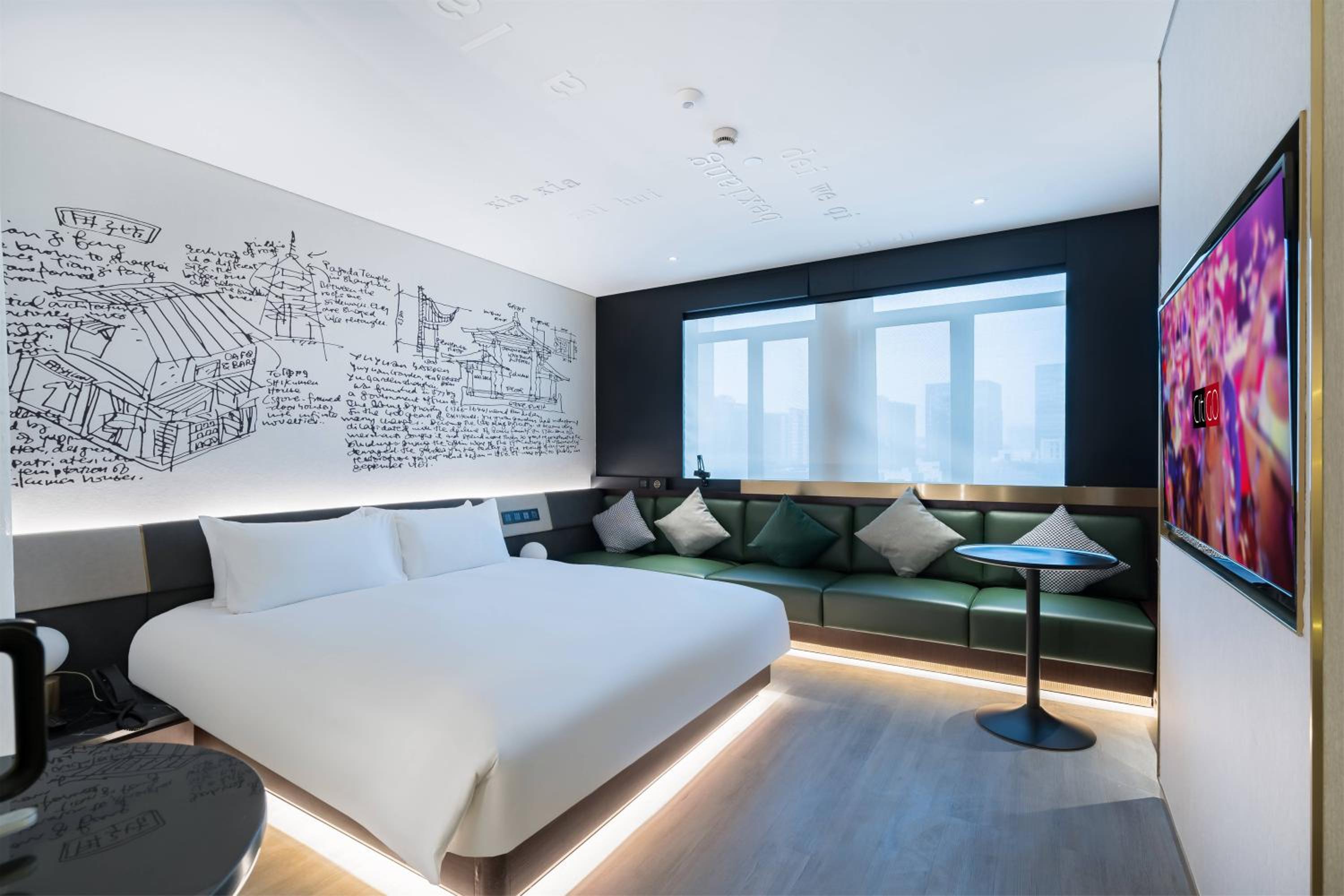 Deluxe Queen Room