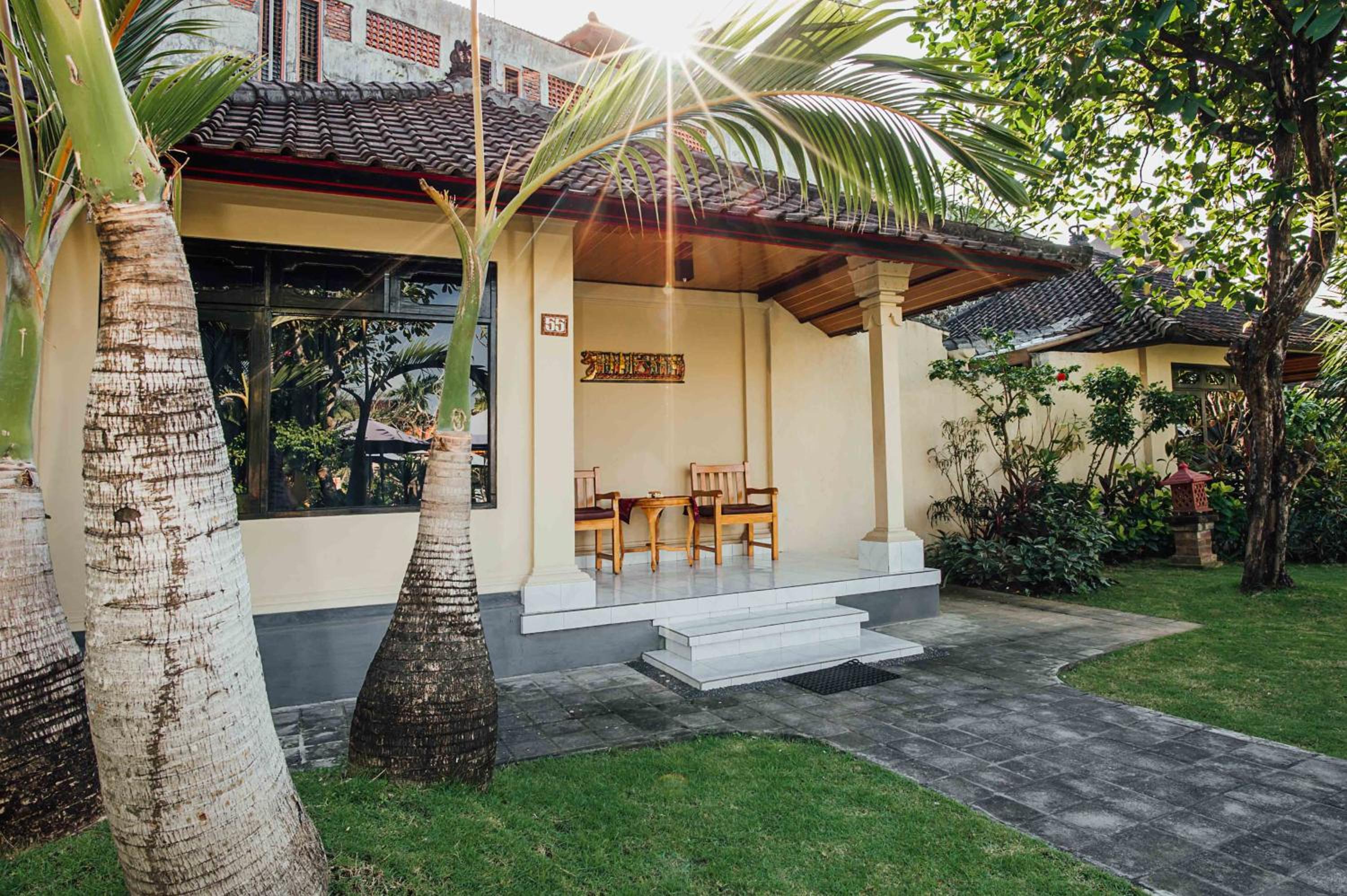 Bungalow with Garden View