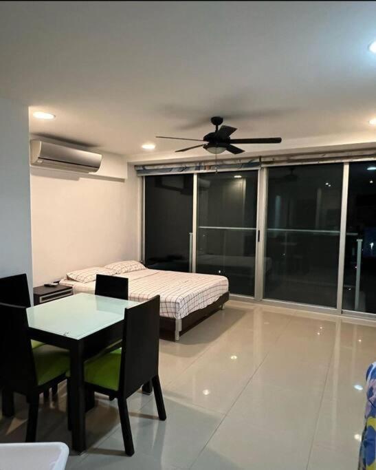 Studio Apartment With Sea View photo 1