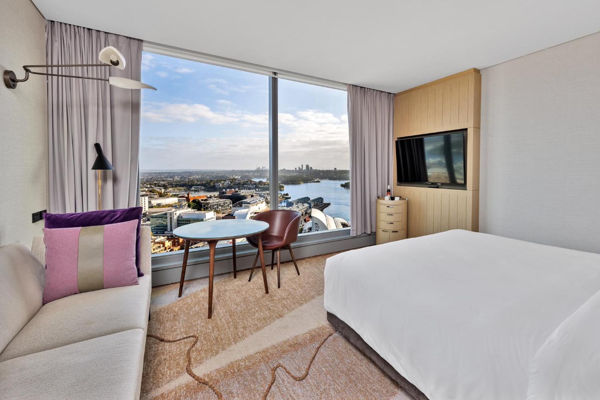 Superior King Room with Jones Bay View