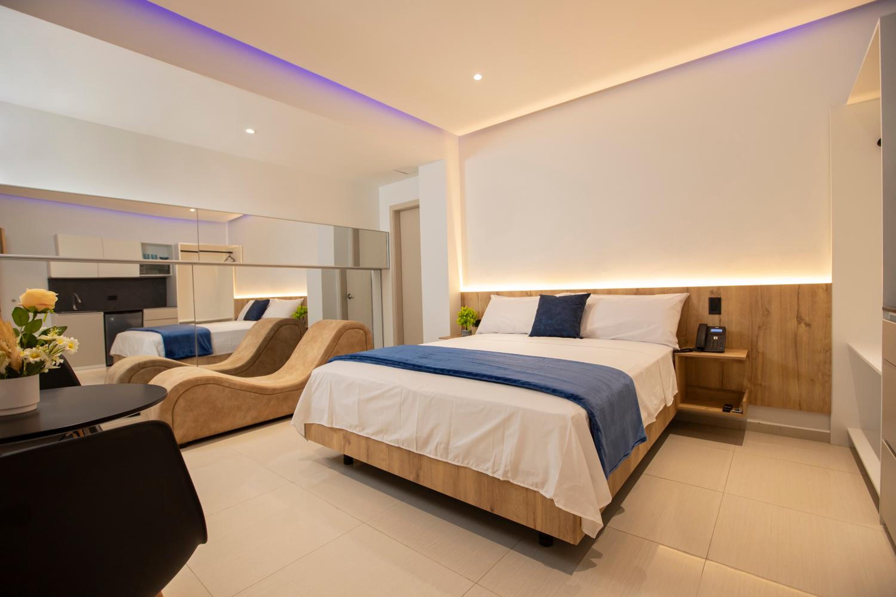 Deluxe Queen Room
