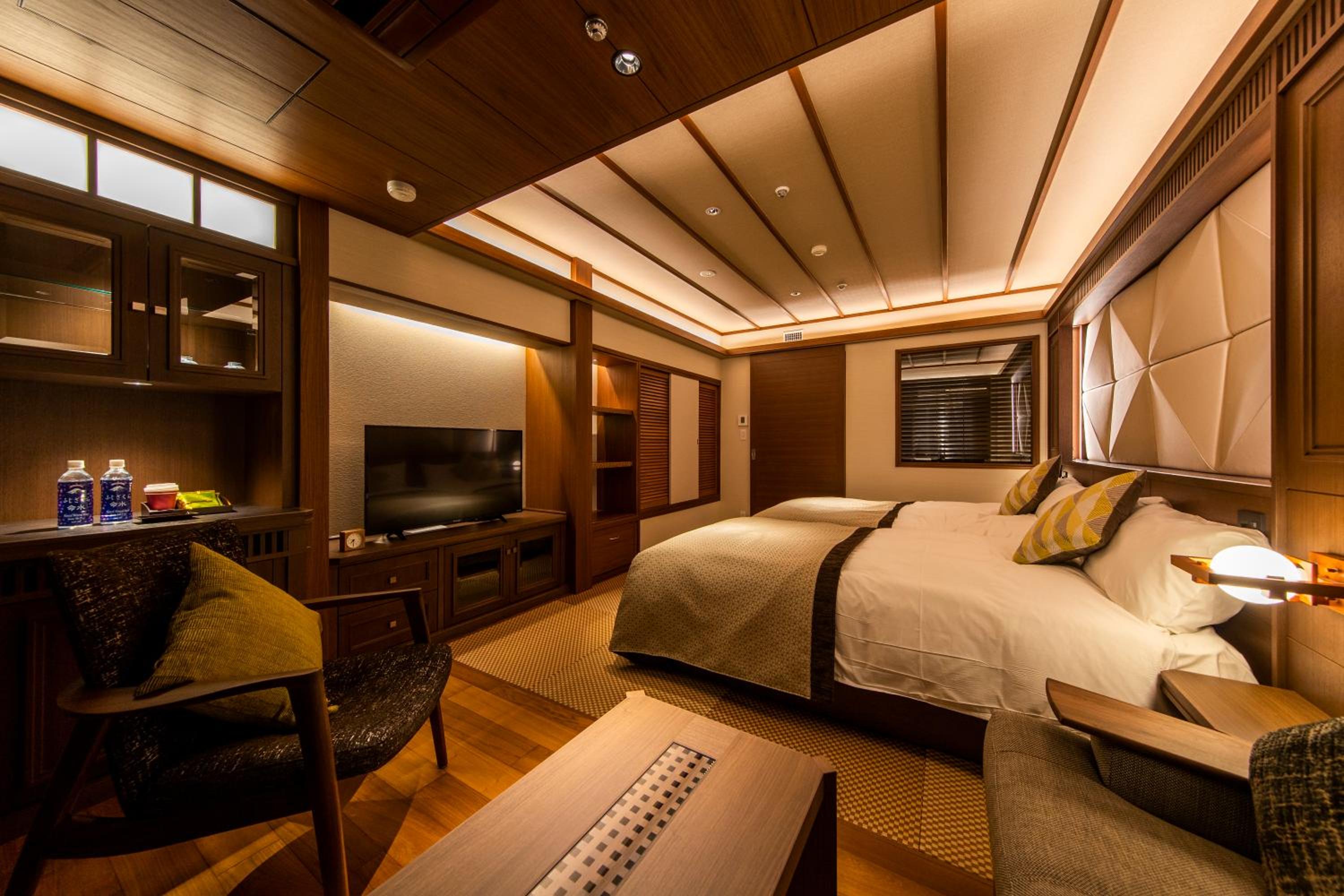 Japanese-Style Twin Room with Mt.Fuji View thumbnail 5