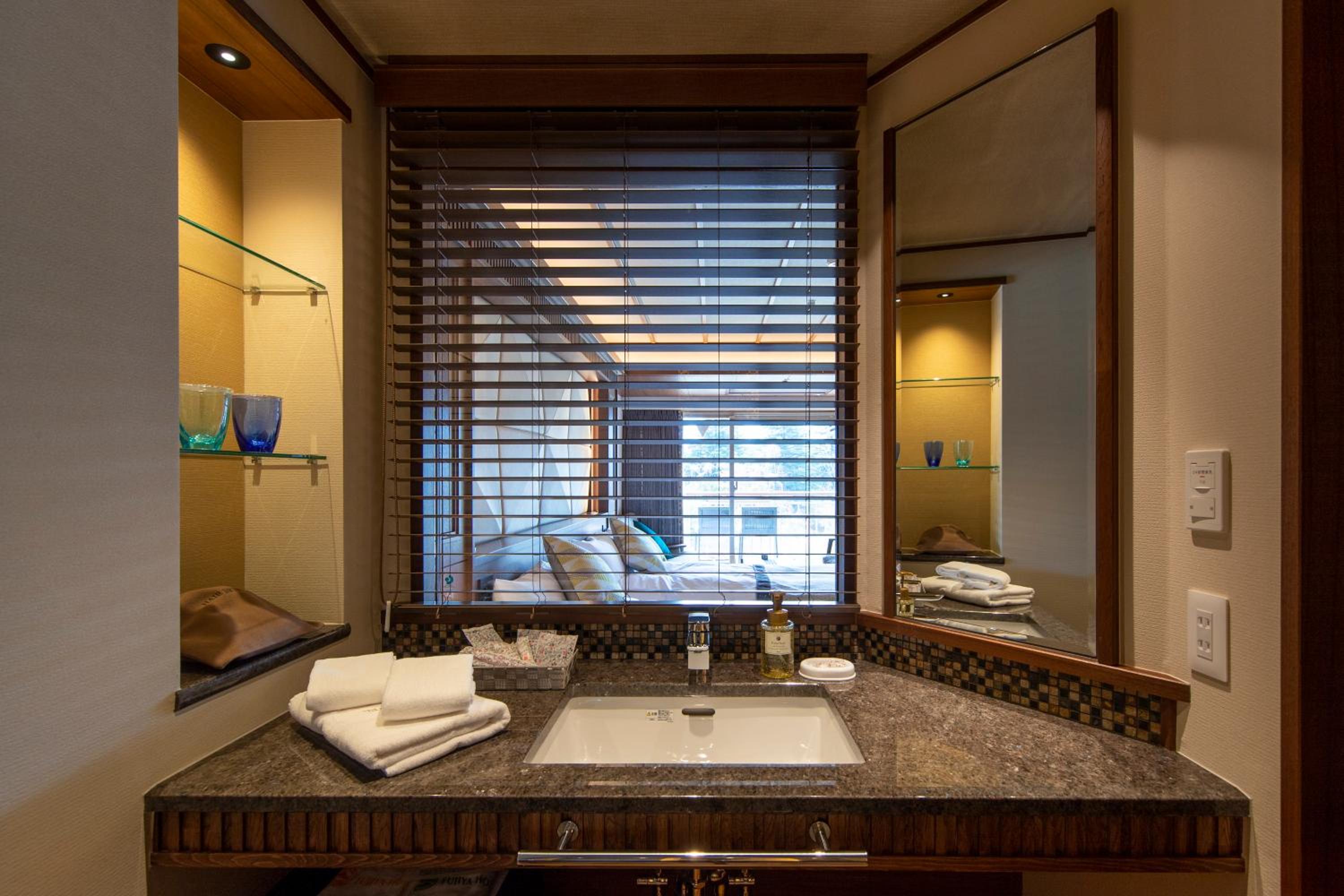 Japanese-Style Twin Room with Mt.Fuji View