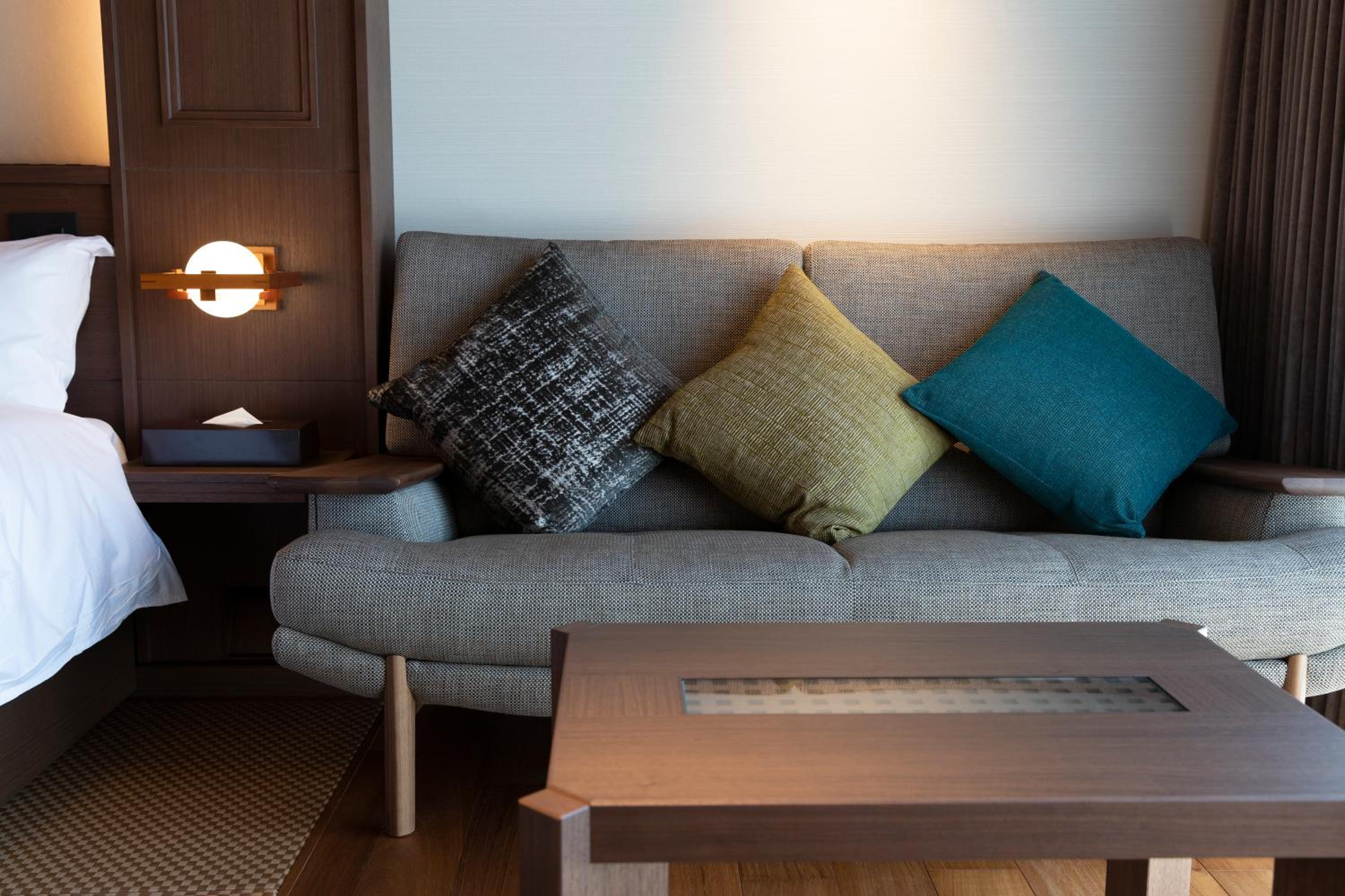 Japanese-Style Twin Room with Mt.Fuji View thumbnail 6