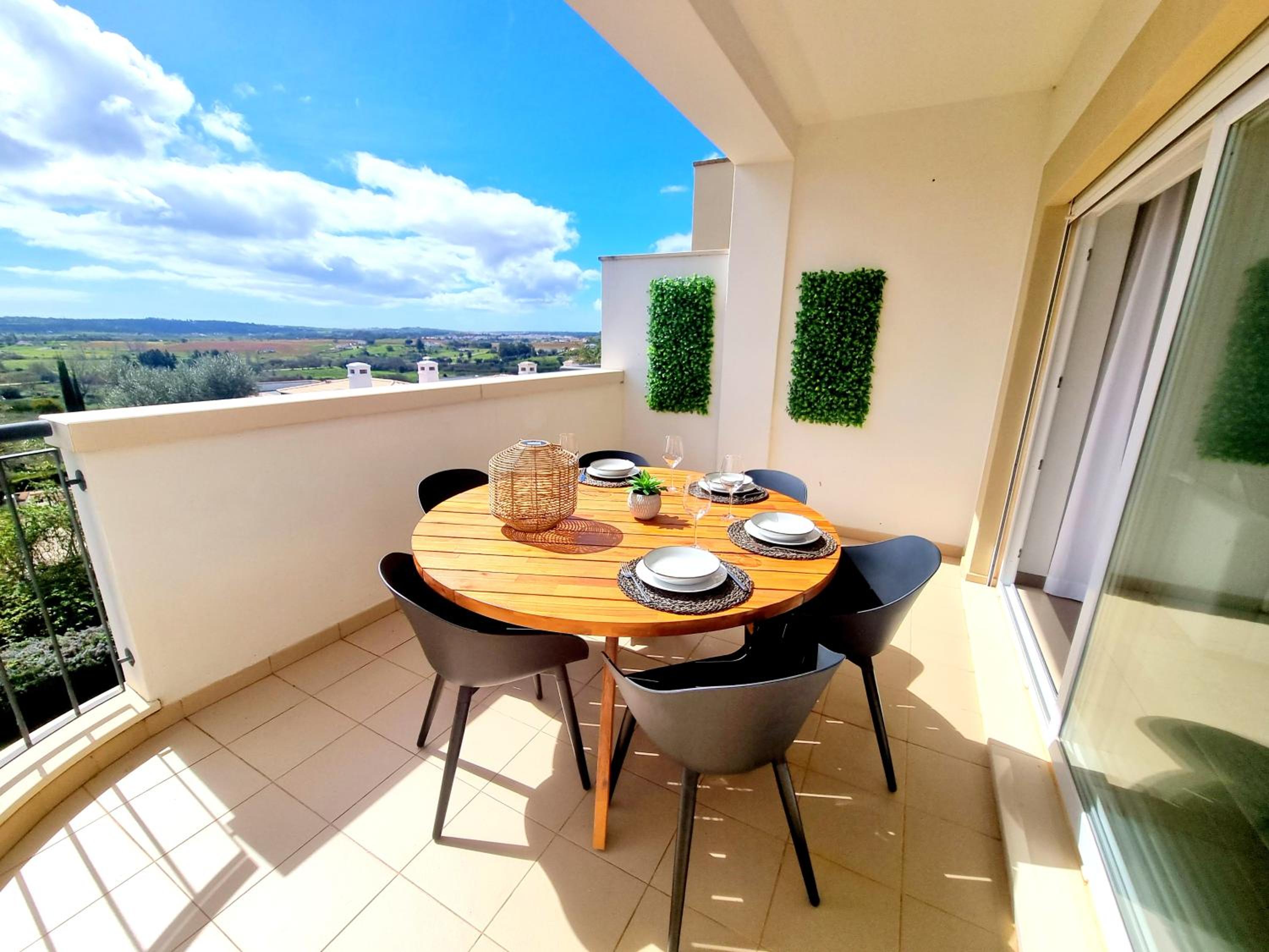Three-Bedroom Villa photo 2