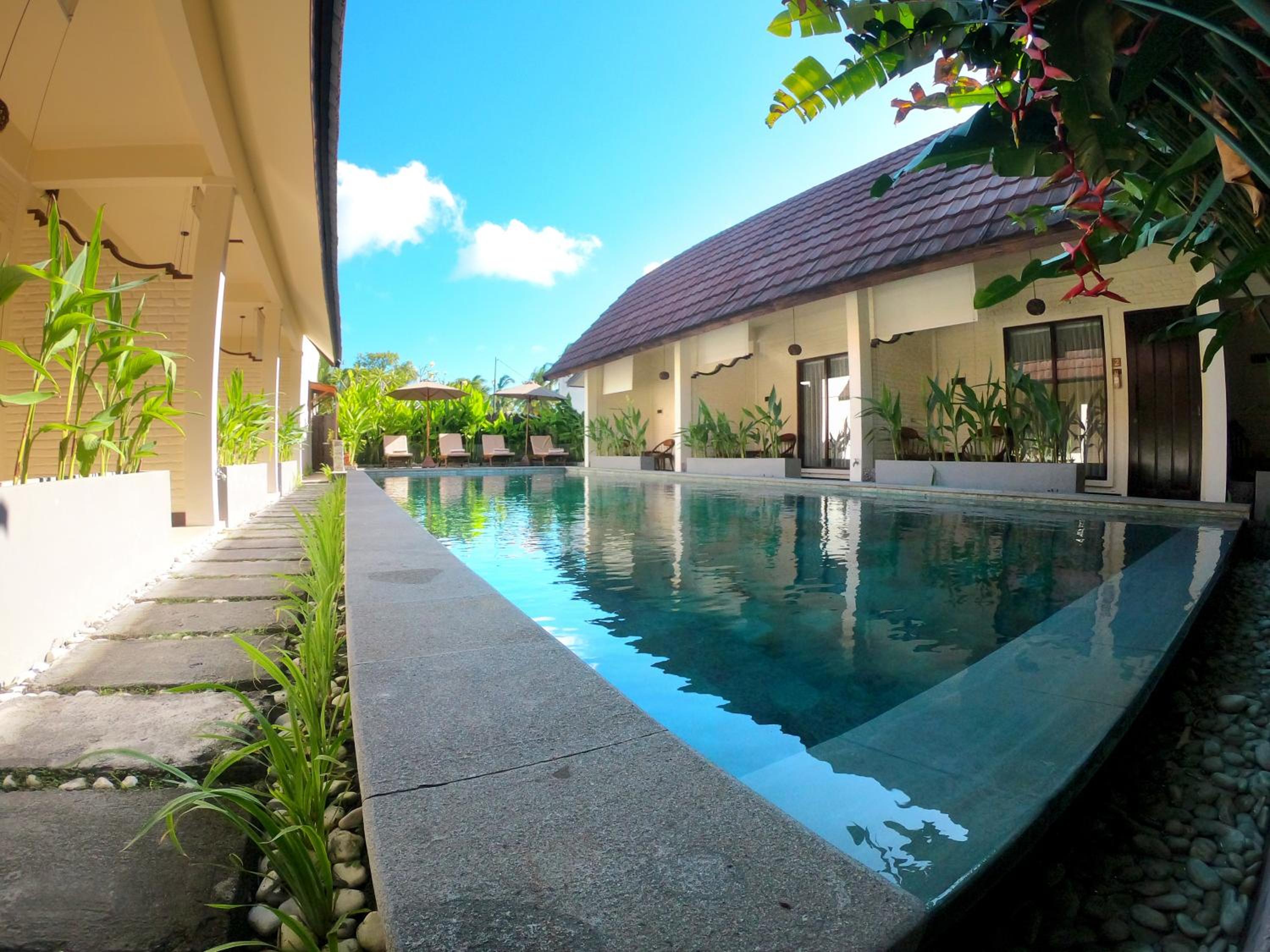 King Room with Pool View - Photo 5